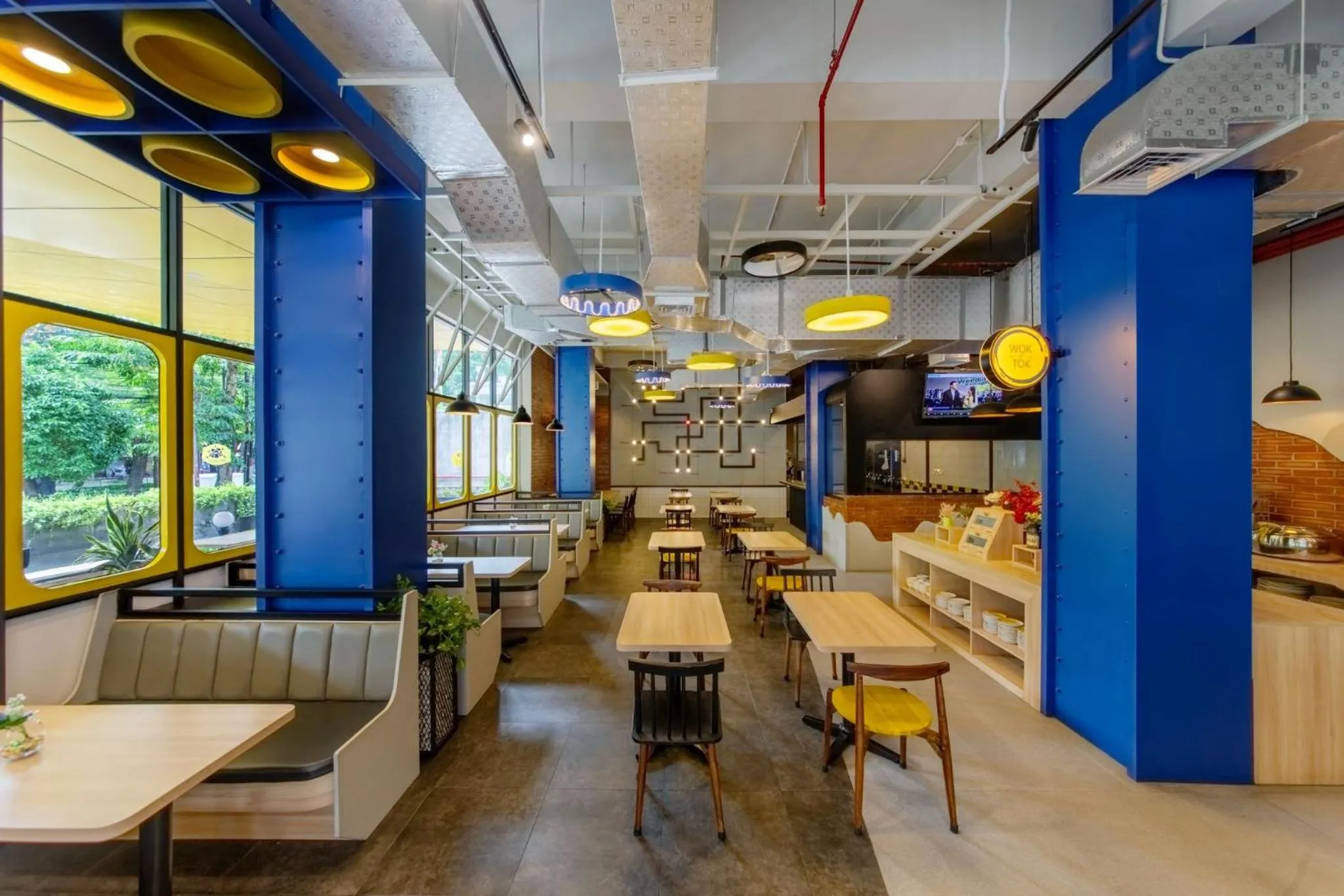 Restaurant/places to eat in Yello Hotel Manggarai