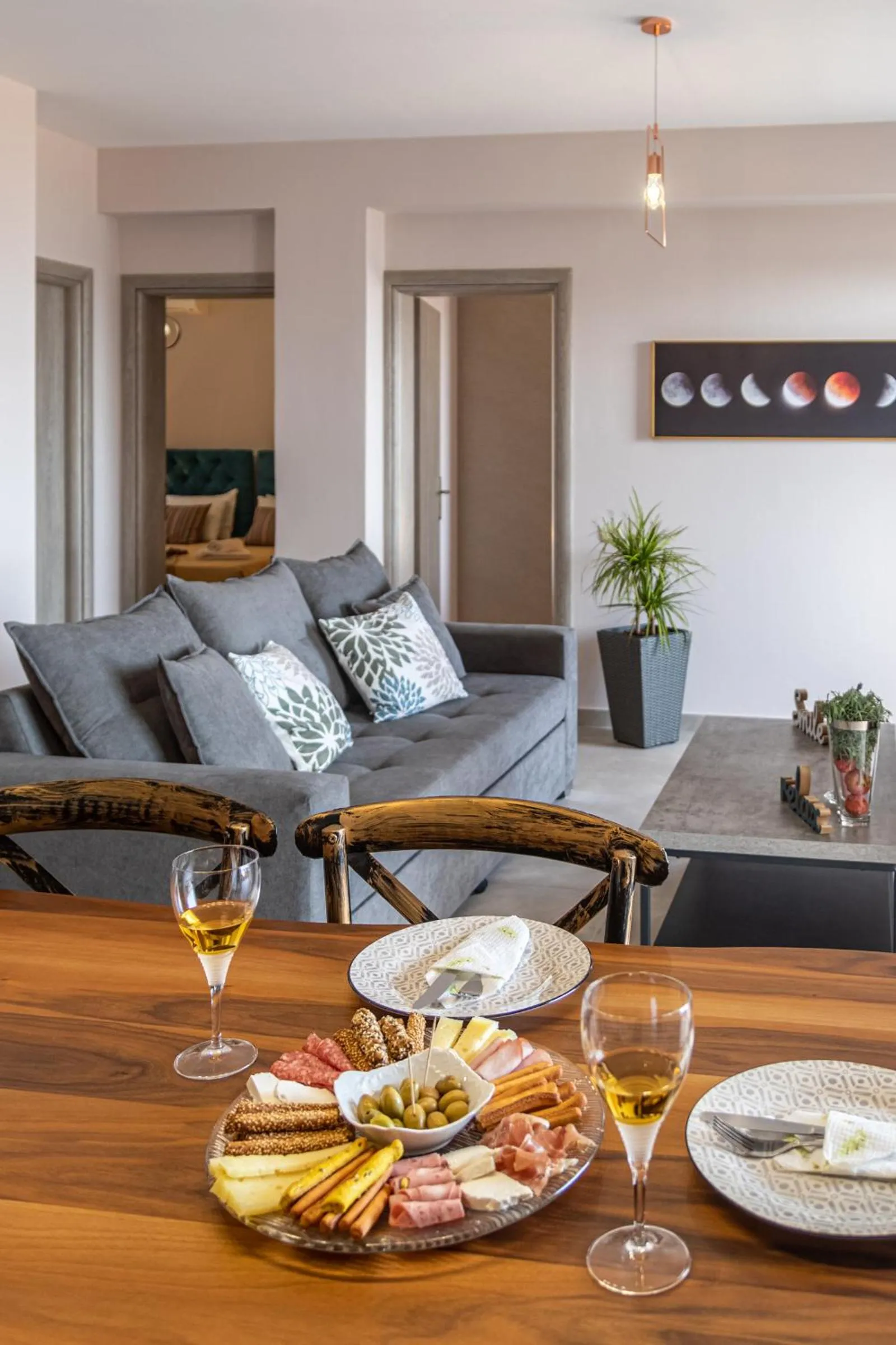 Iliana Apartments