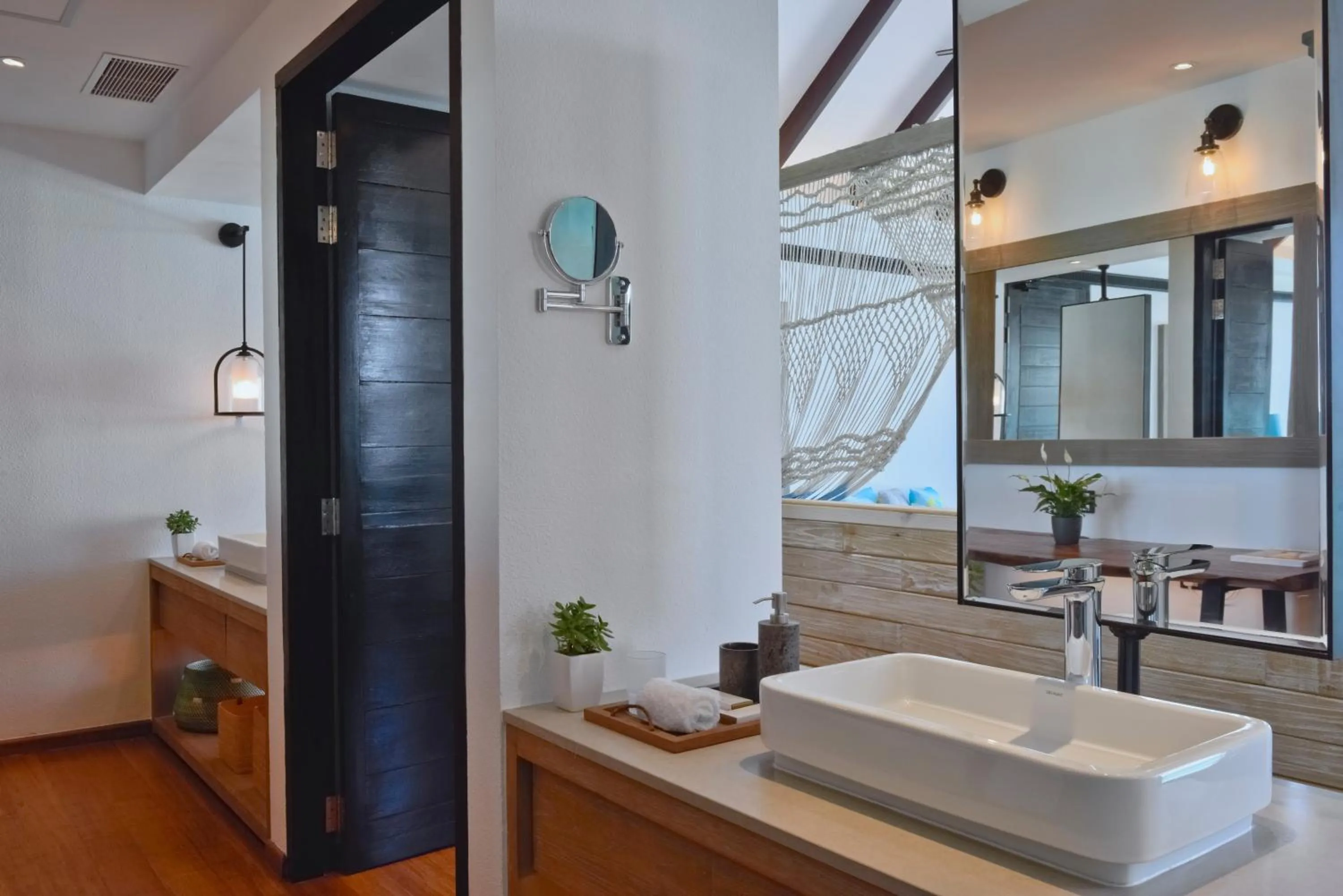 Toilet in Grand Park Kodhipparu Maldives