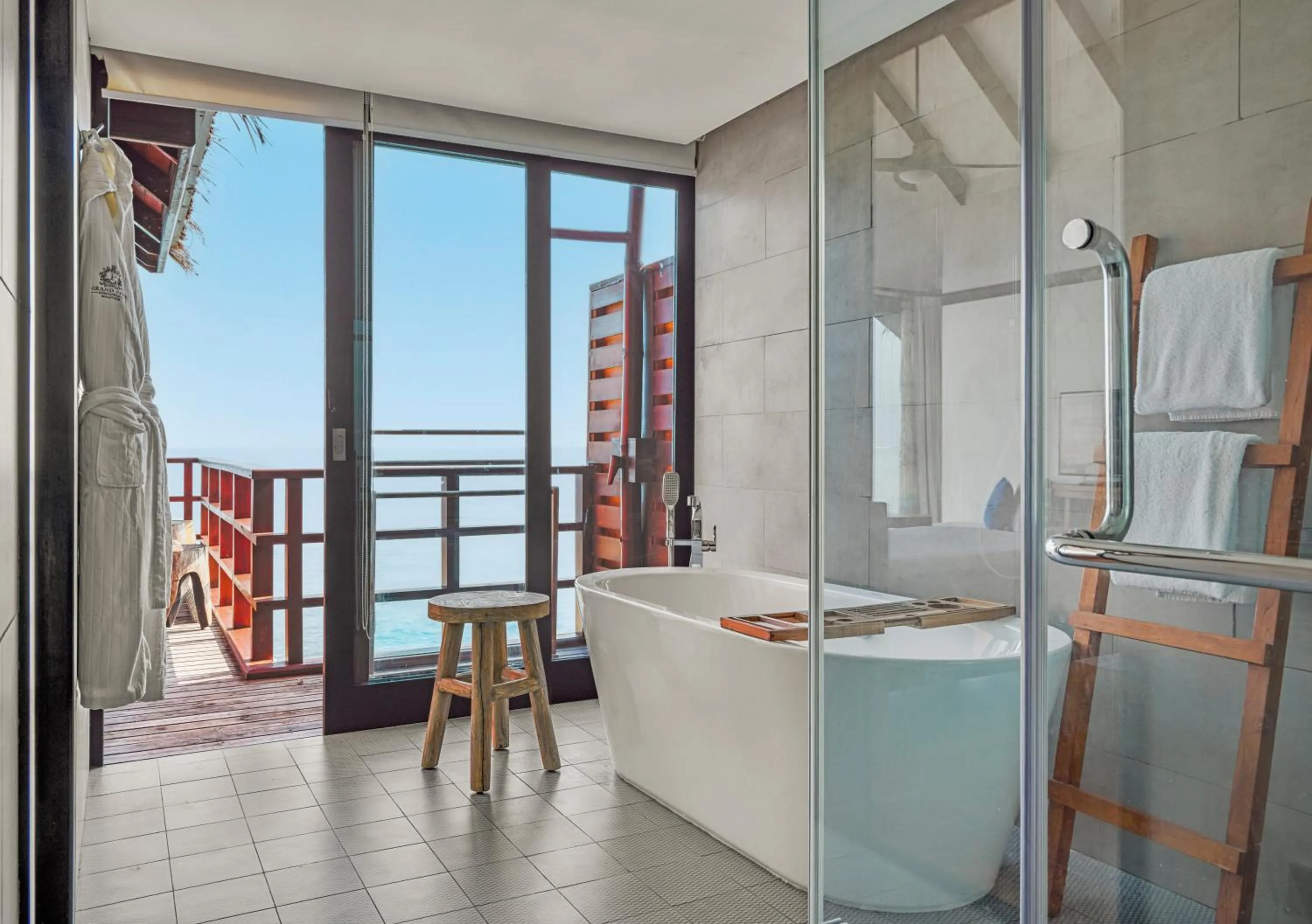 Bathroom in Grand Park Kodhipparu Maldives