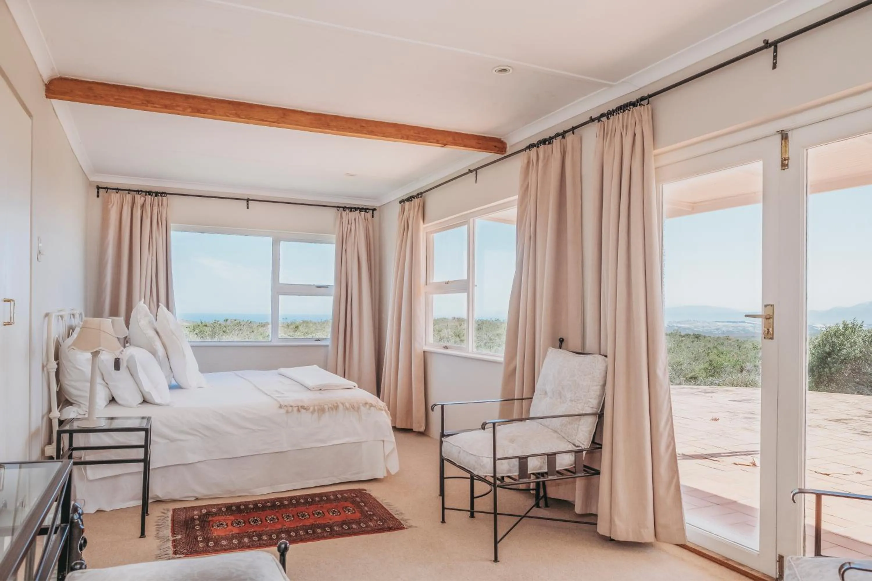 Bed in Fairhill Nature Reserve and Guest House