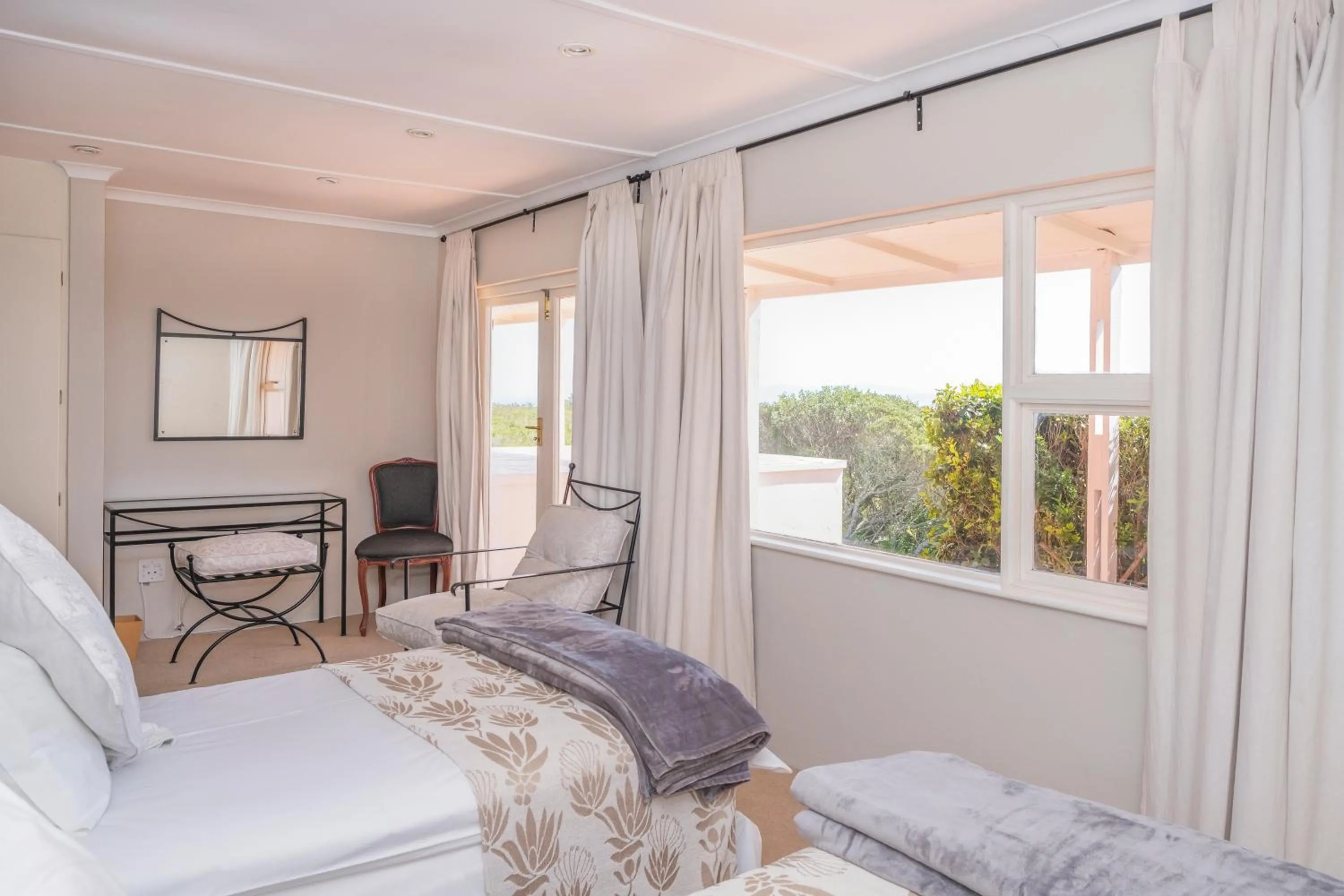 Patio, Bed in Fairhill Nature Reserve and Guest House