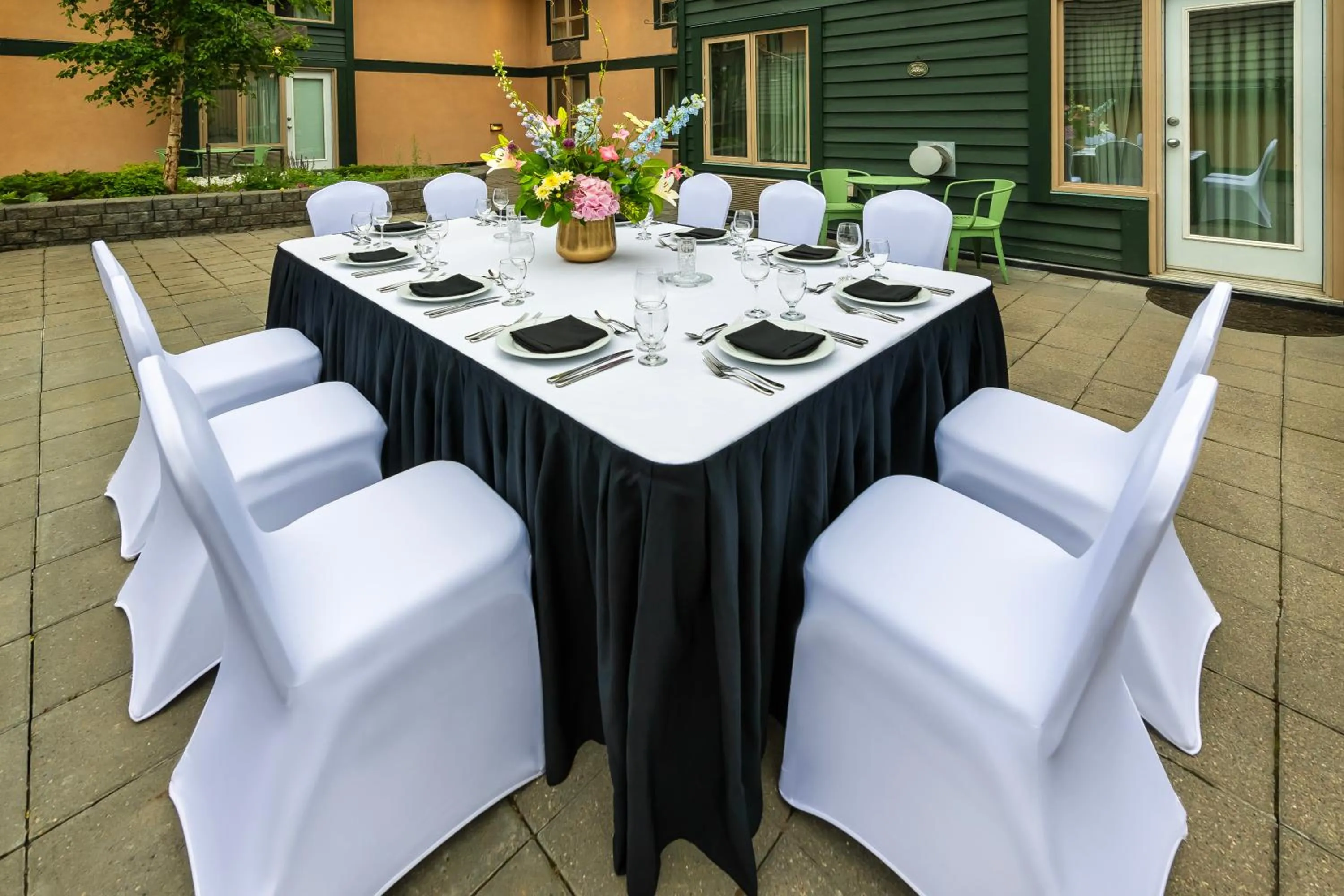 Balcony/Terrace in Royal Canadian Lodge