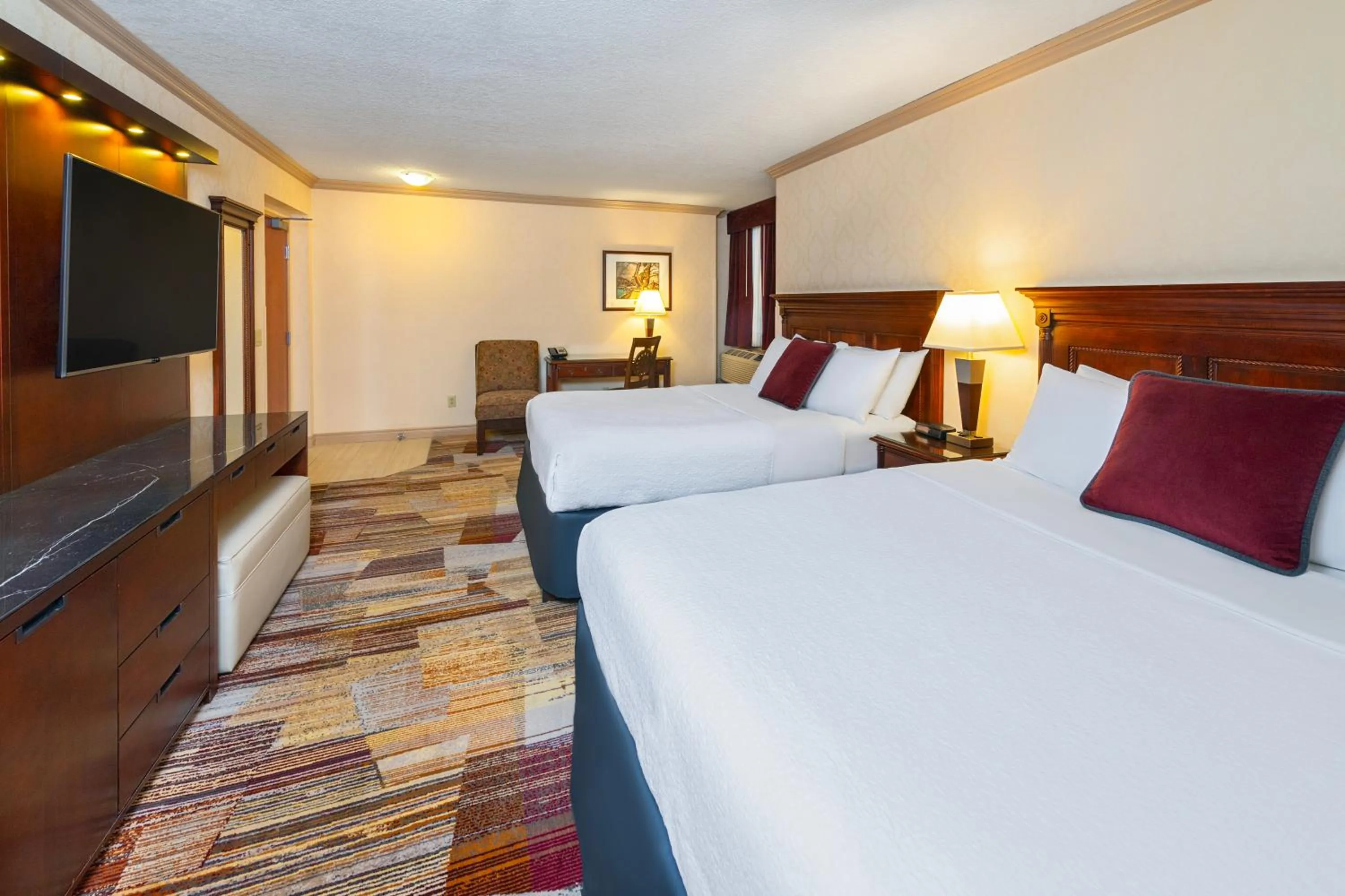 Bedroom, Bed in Royal Canadian Lodge