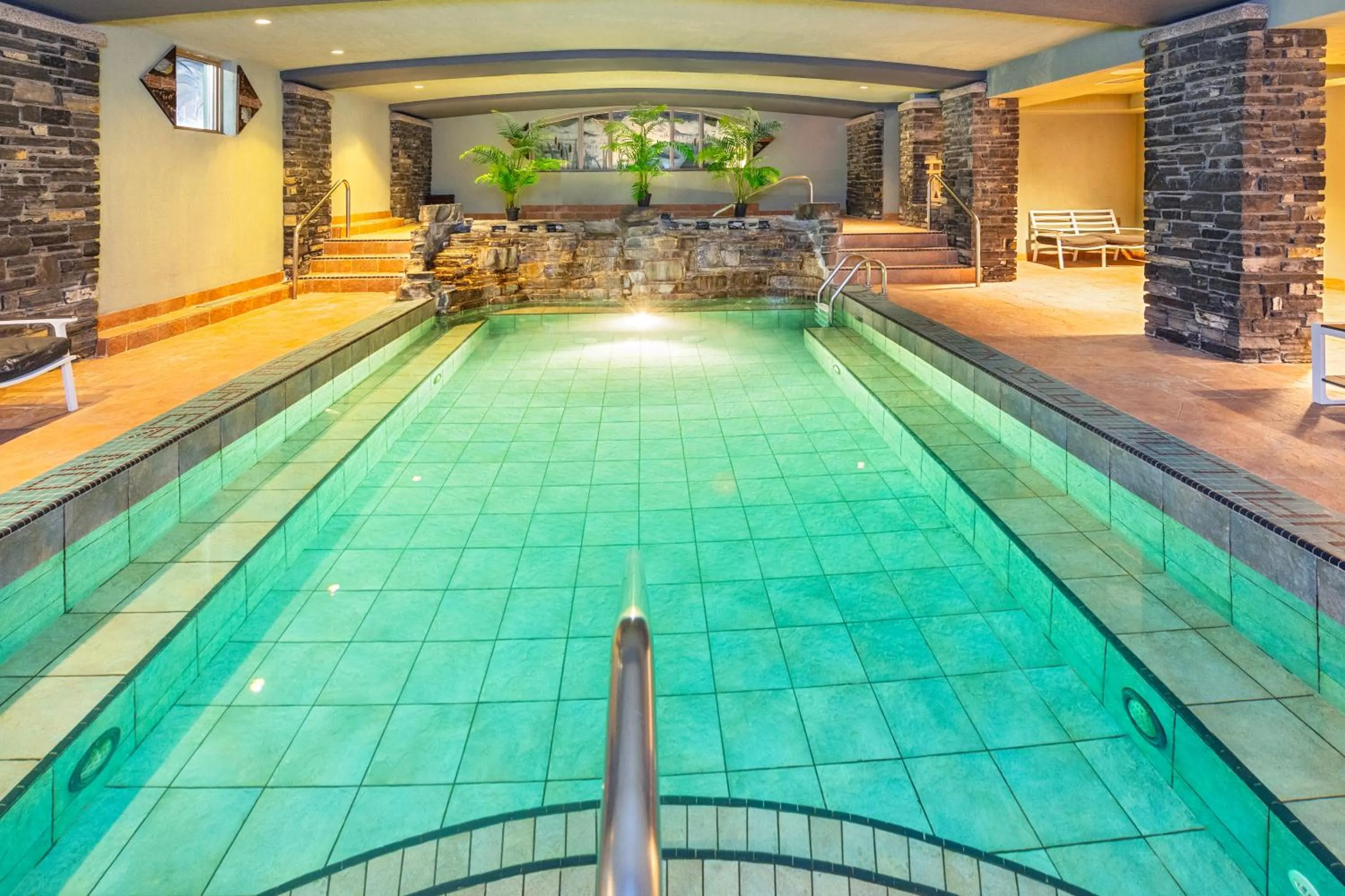 Swimming pool in Royal Canadian Lodge