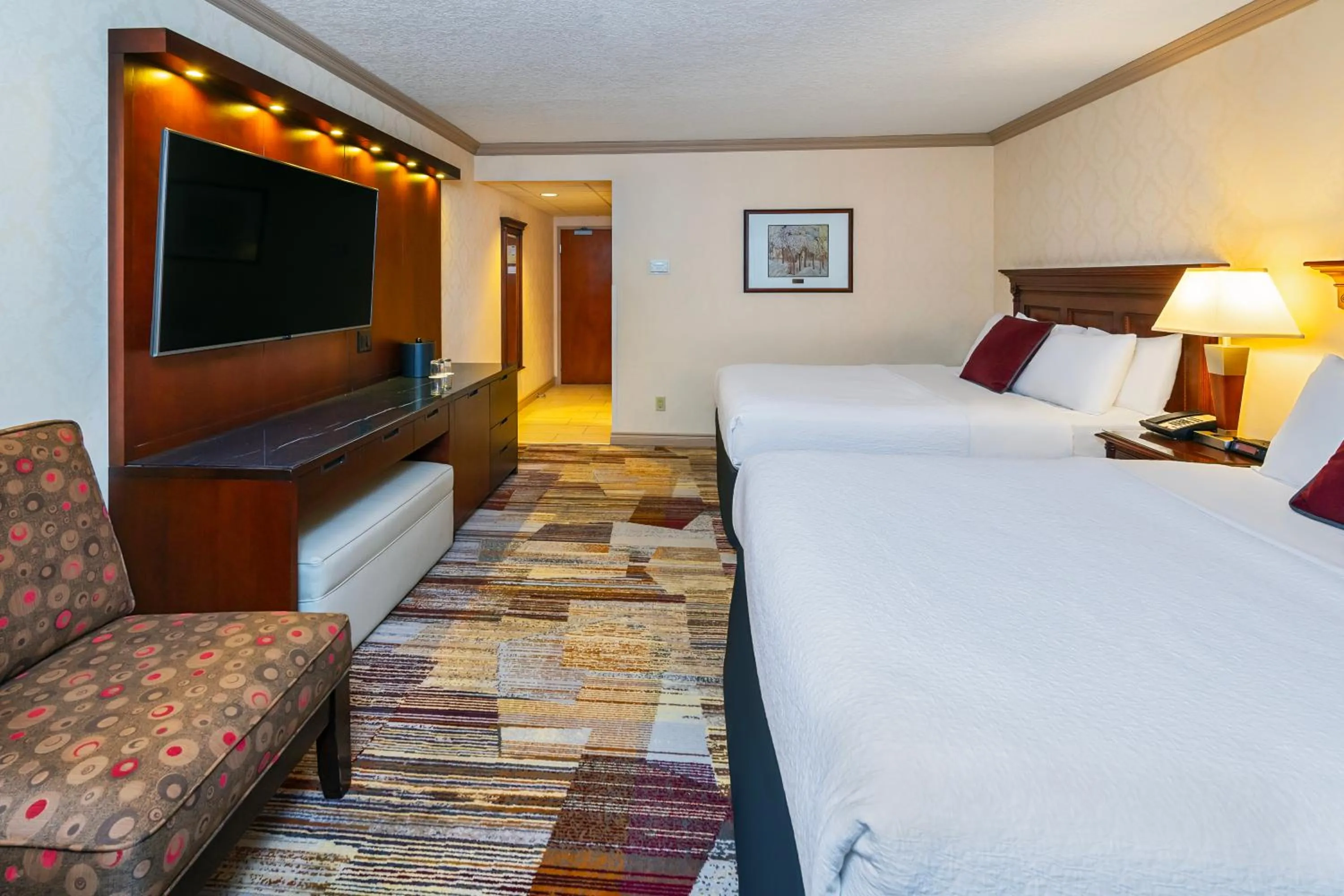 Coffee/tea facilities, Bed in Royal Canadian Lodge