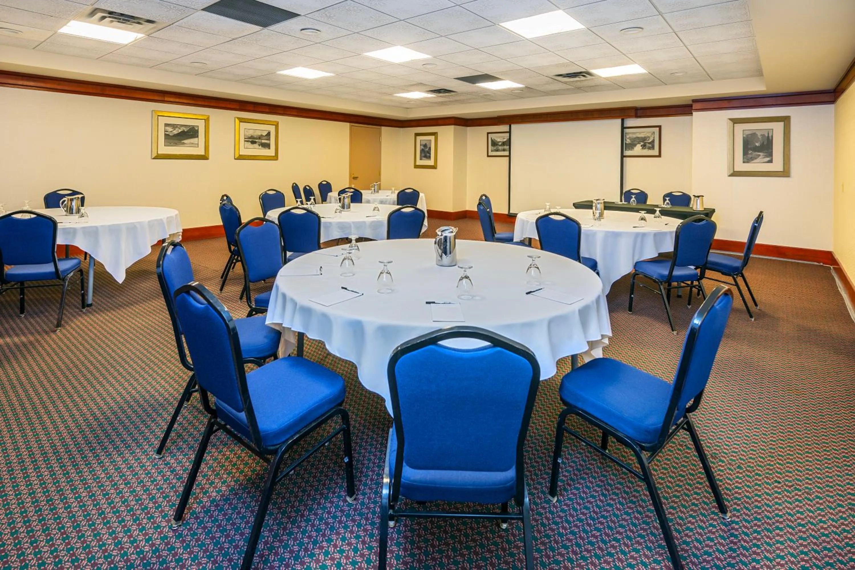 Meeting/conference room in Royal Canadian Lodge