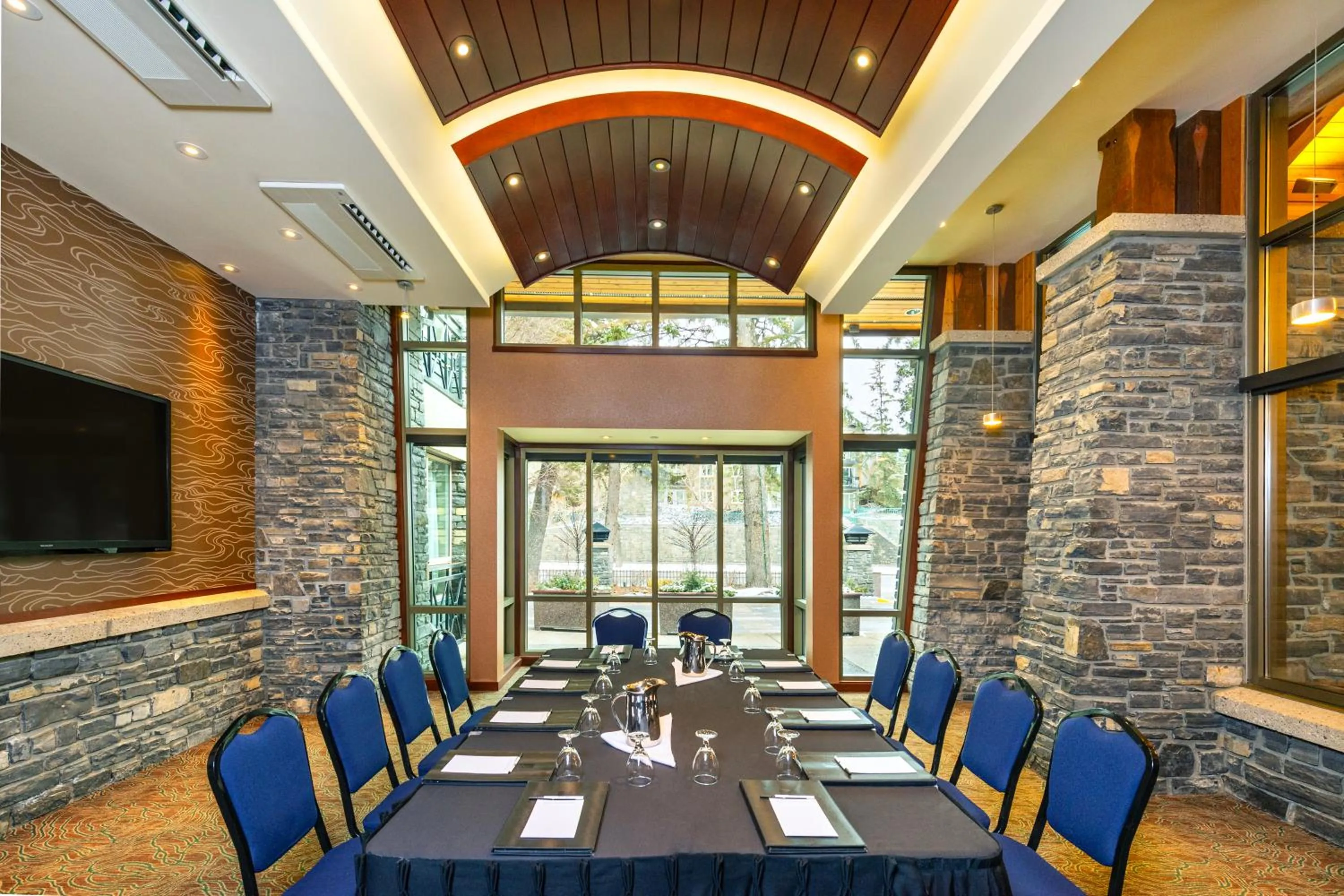Meeting/conference room in Royal Canadian Lodge