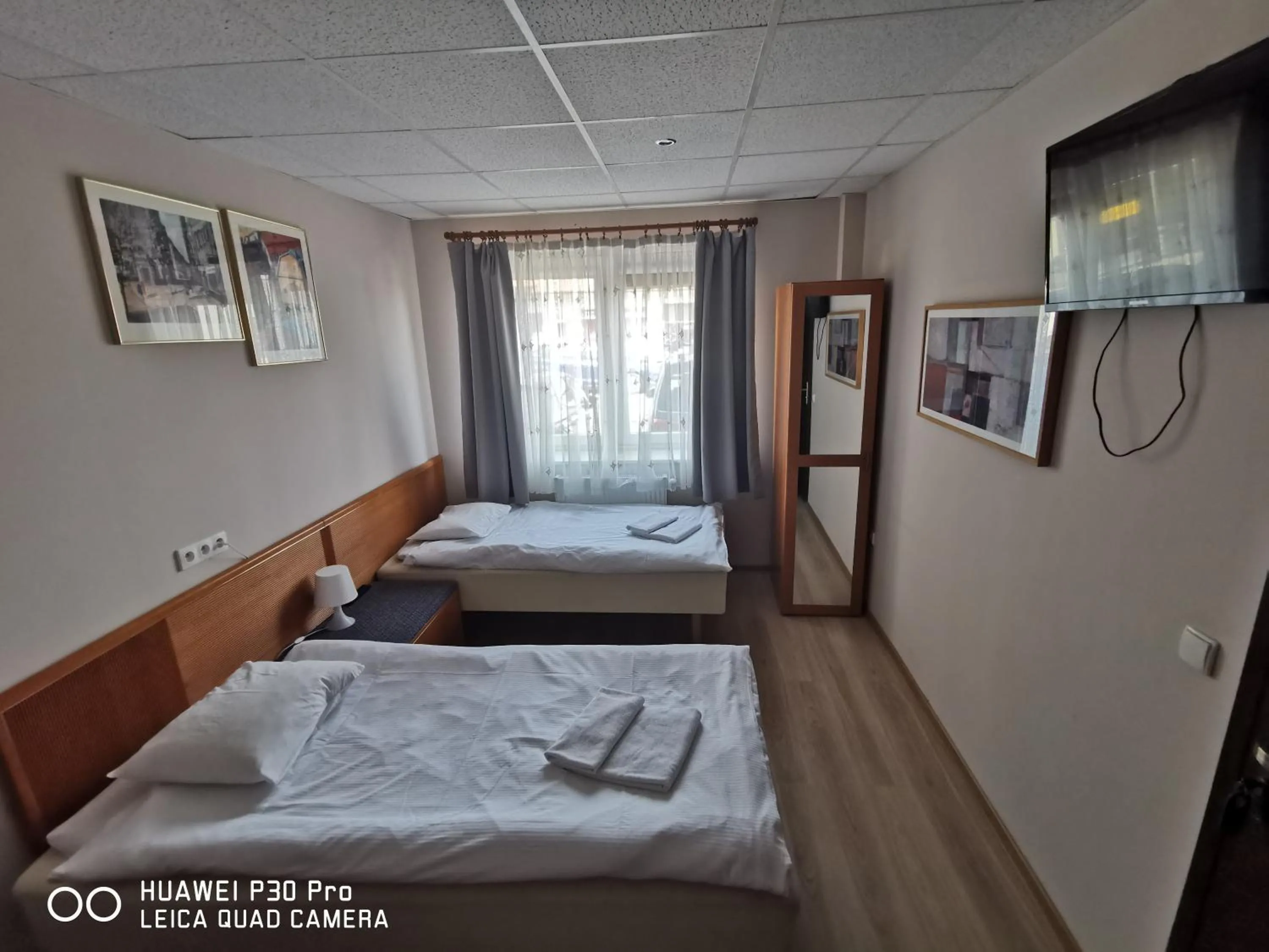 Small Twin Room in Sleep&Fly
