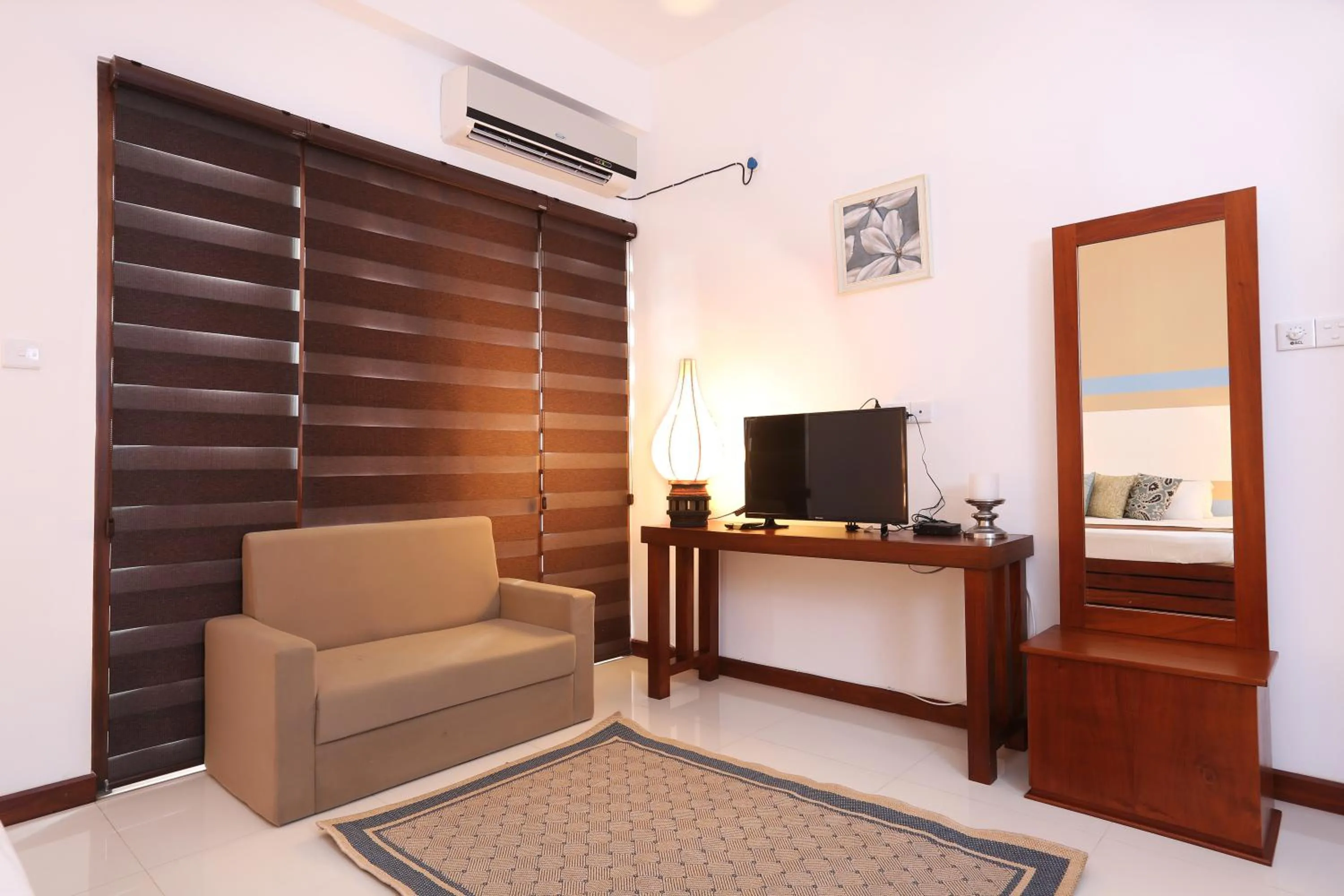 TV and multimedia in Iddamal Apartments