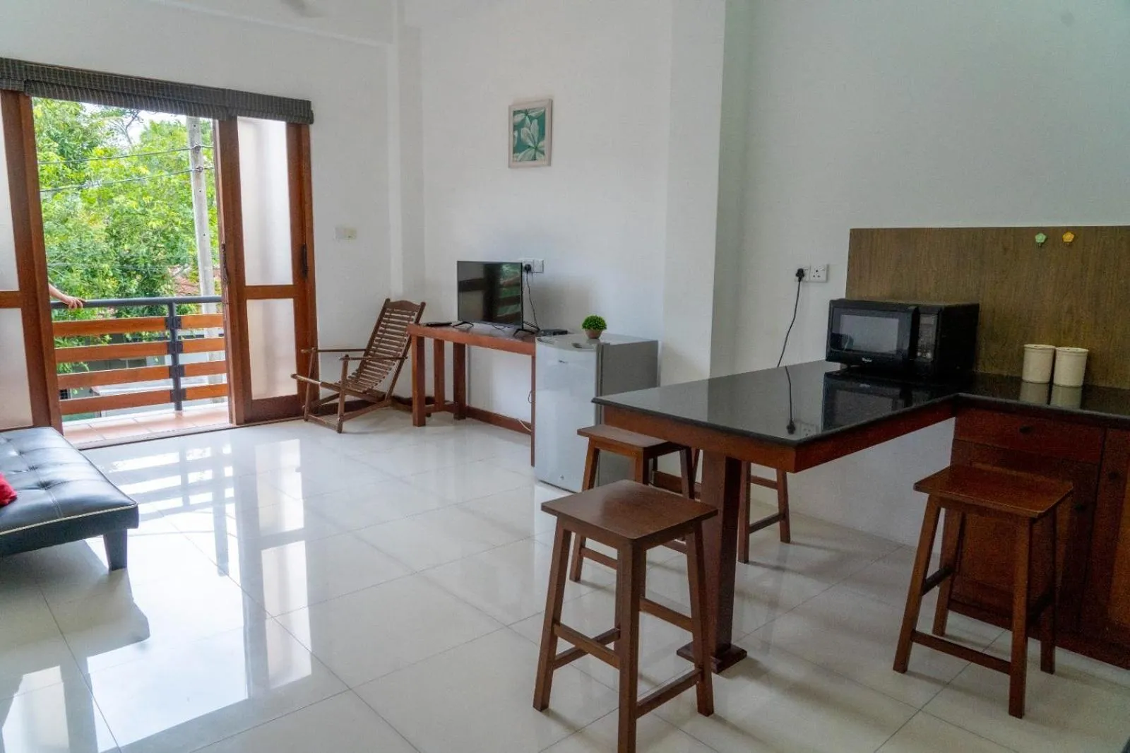 Kitchen or kitchenette in Iddamal Apartments