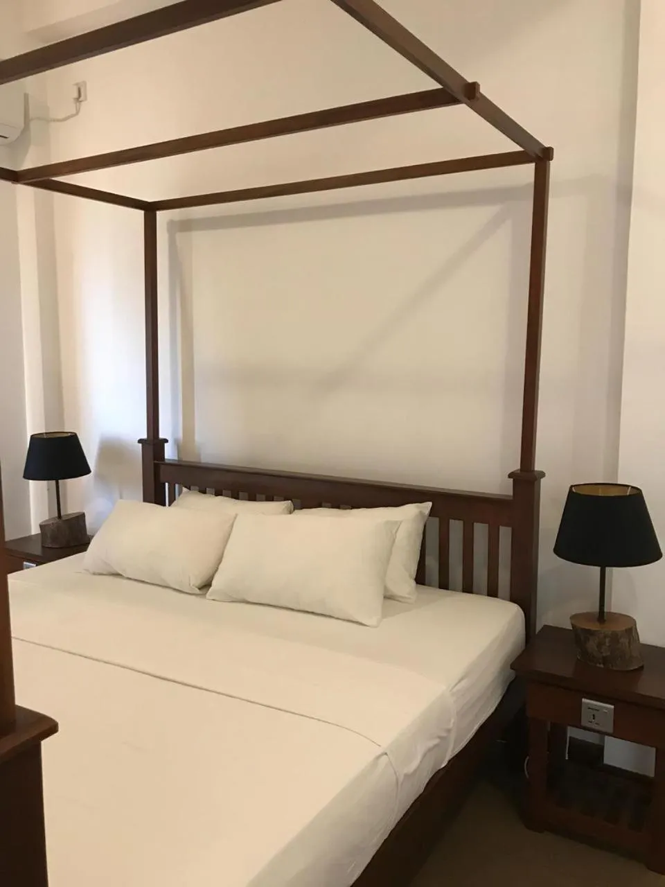Bed in Iddamal Apartments