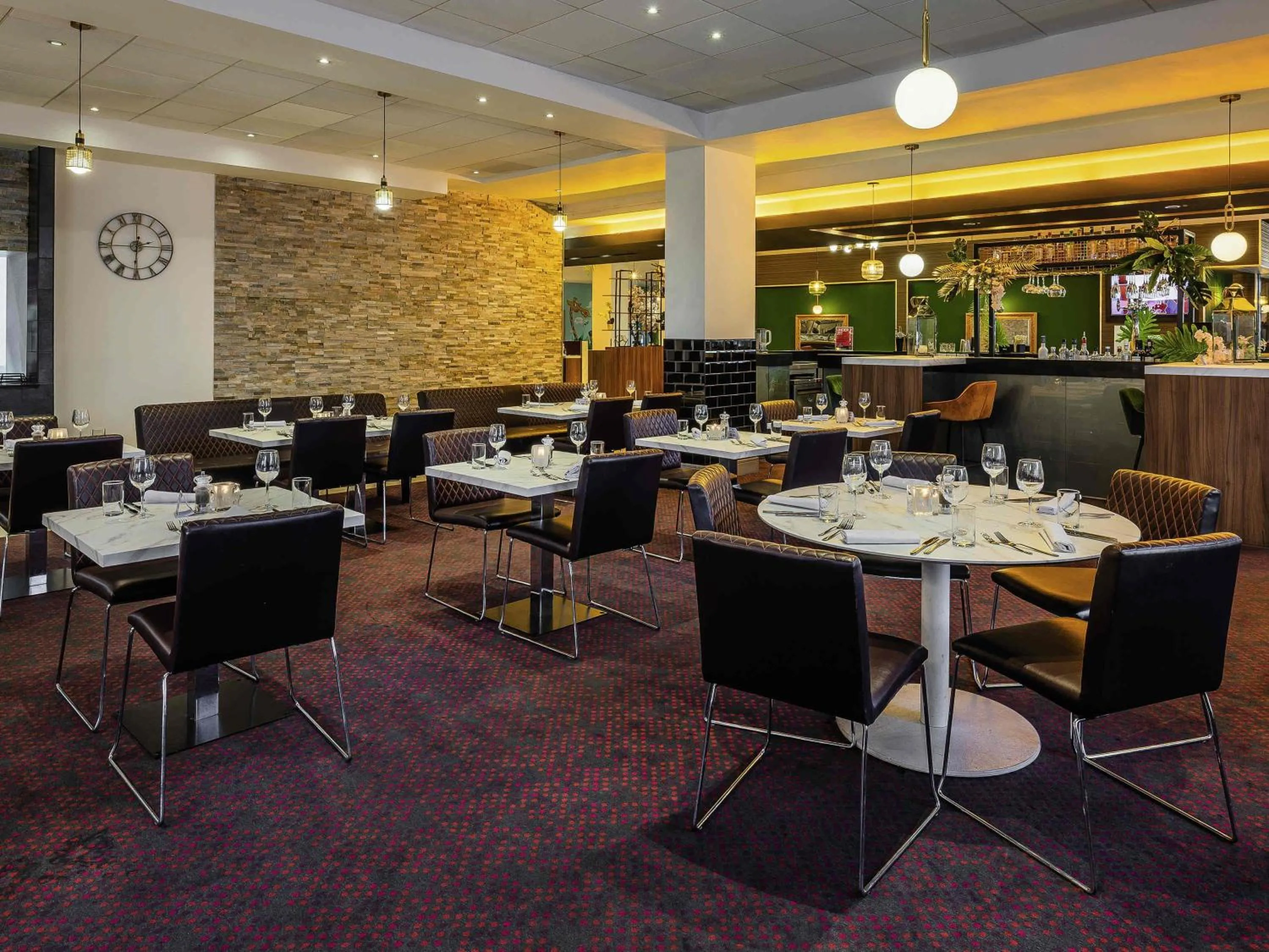 Restaurant/places to eat in Novotel Birmingham Centre