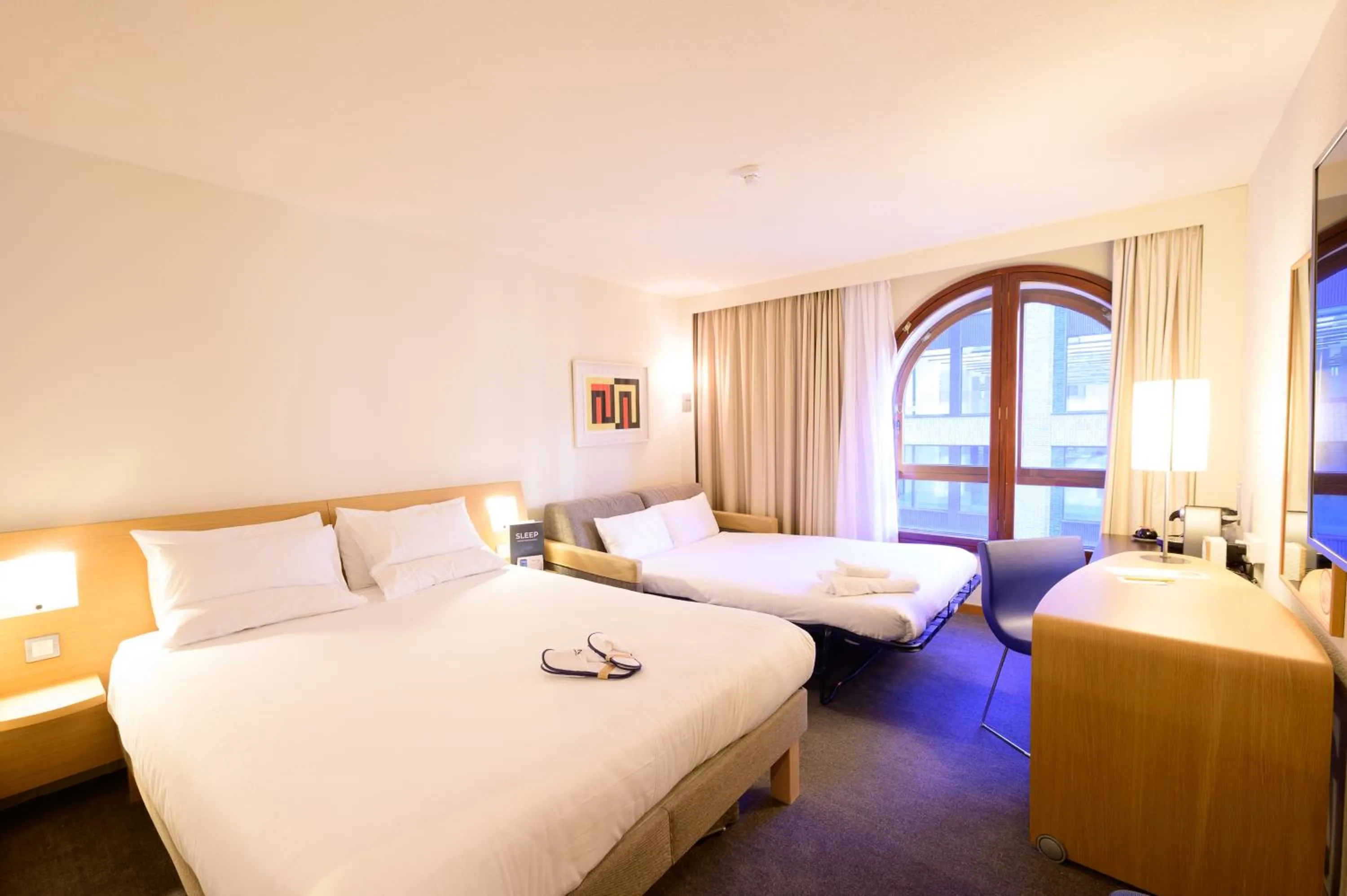 Photo of the whole room, Bed in Novotel Birmingham Centre