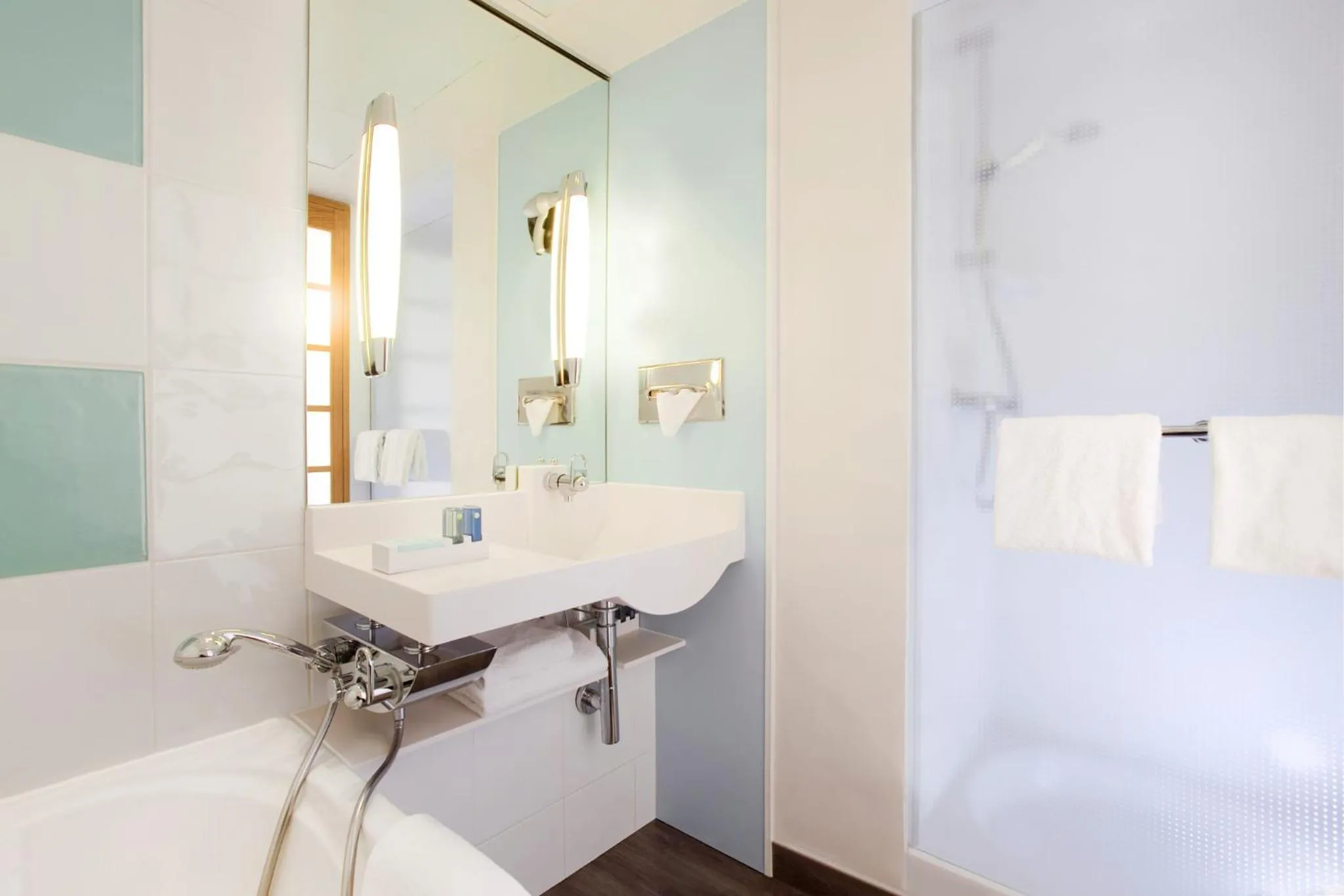 Bathroom in Novotel Birmingham Centre