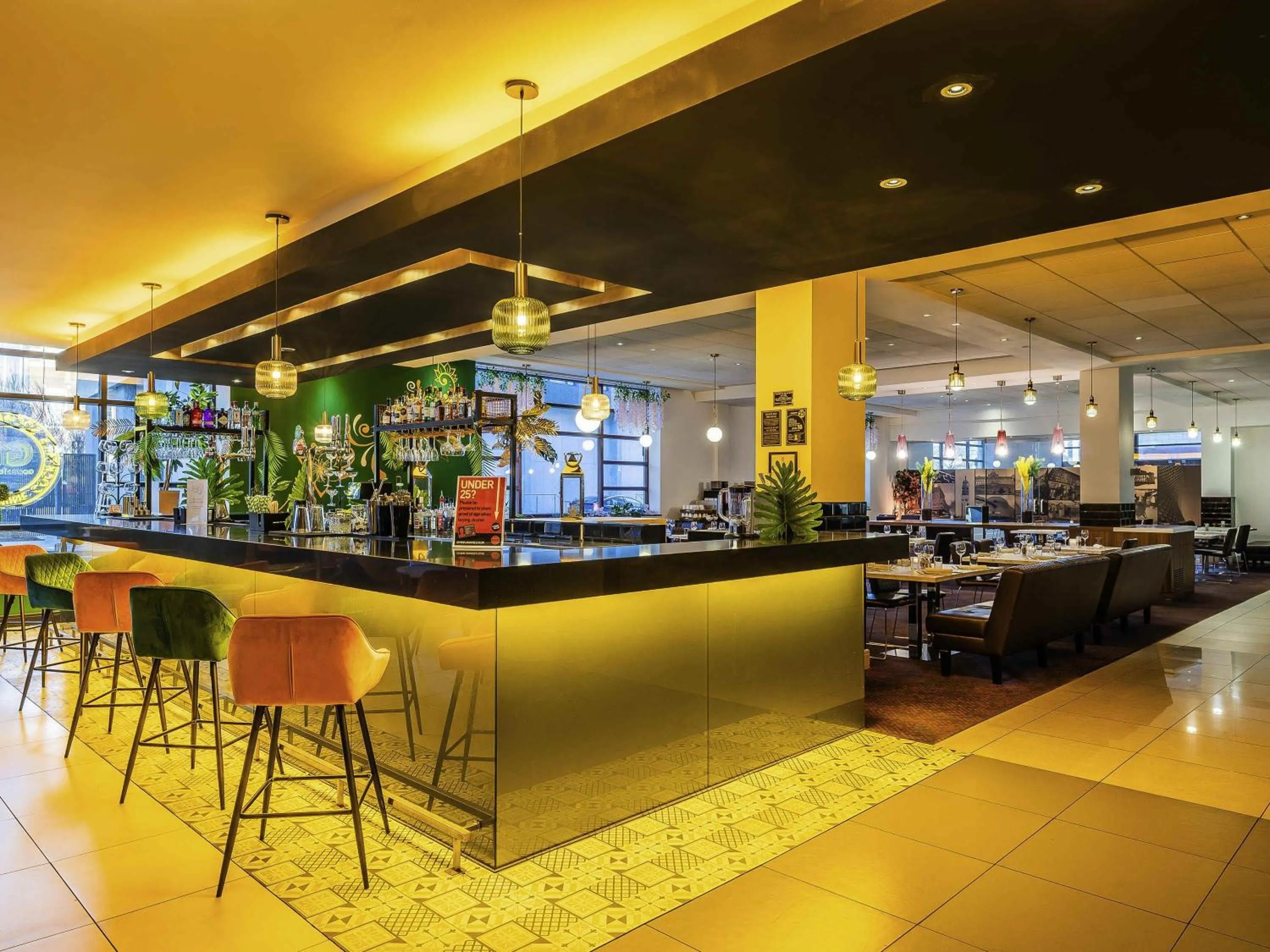 Restaurant/places to eat in Novotel Birmingham Centre