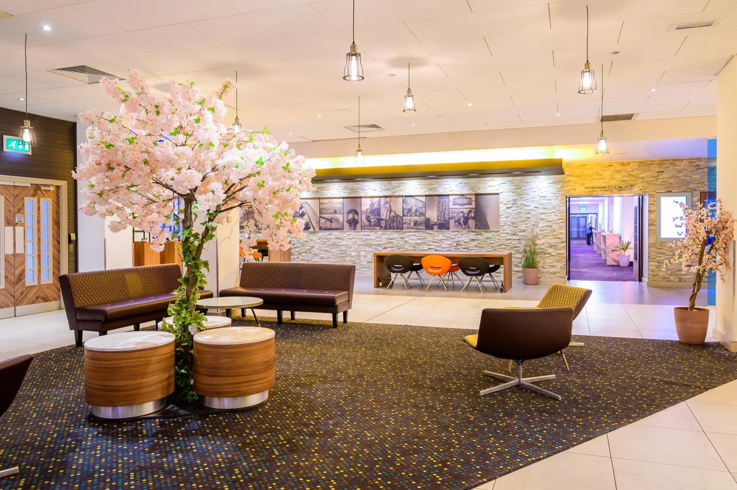 Lobby or reception in Novotel Birmingham Centre