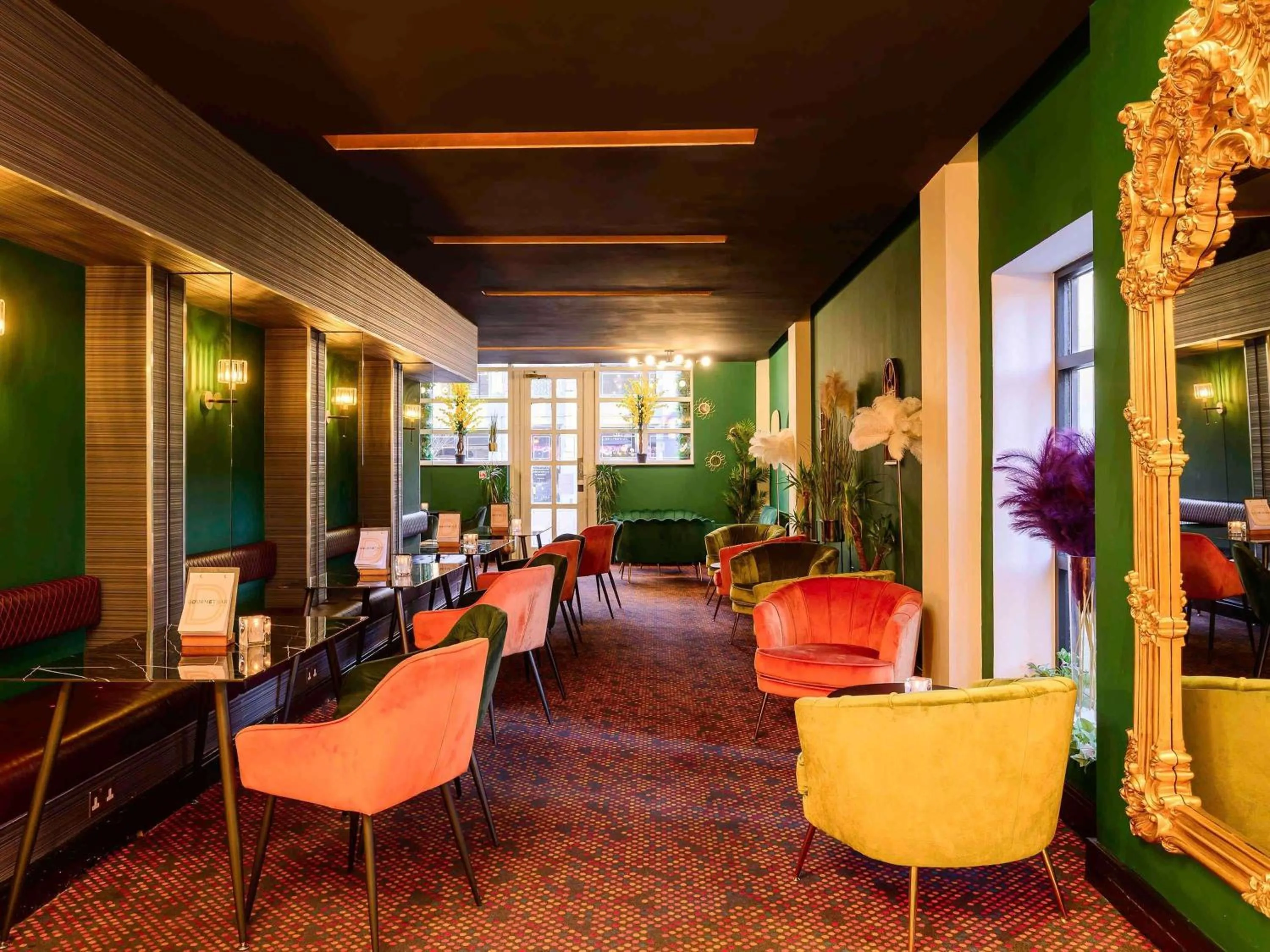 Lounge or bar in Novotel Birmingham Centre