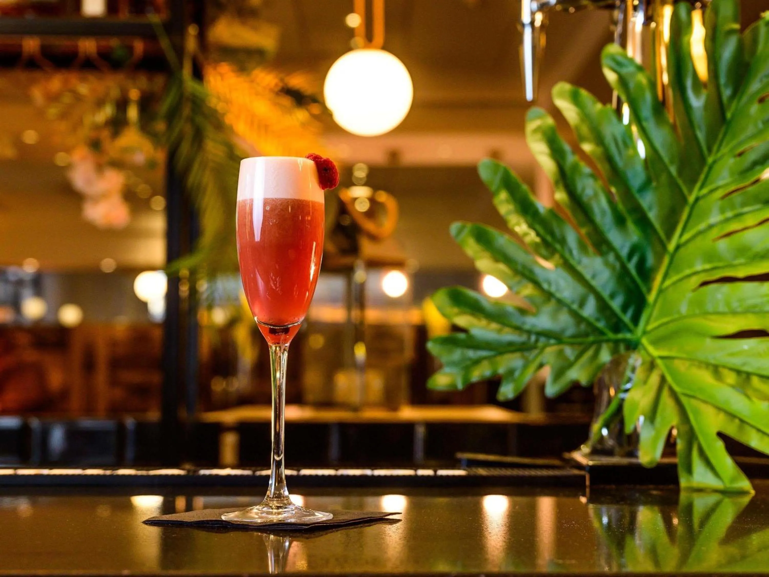 Lounge or bar in Novotel Birmingham Centre