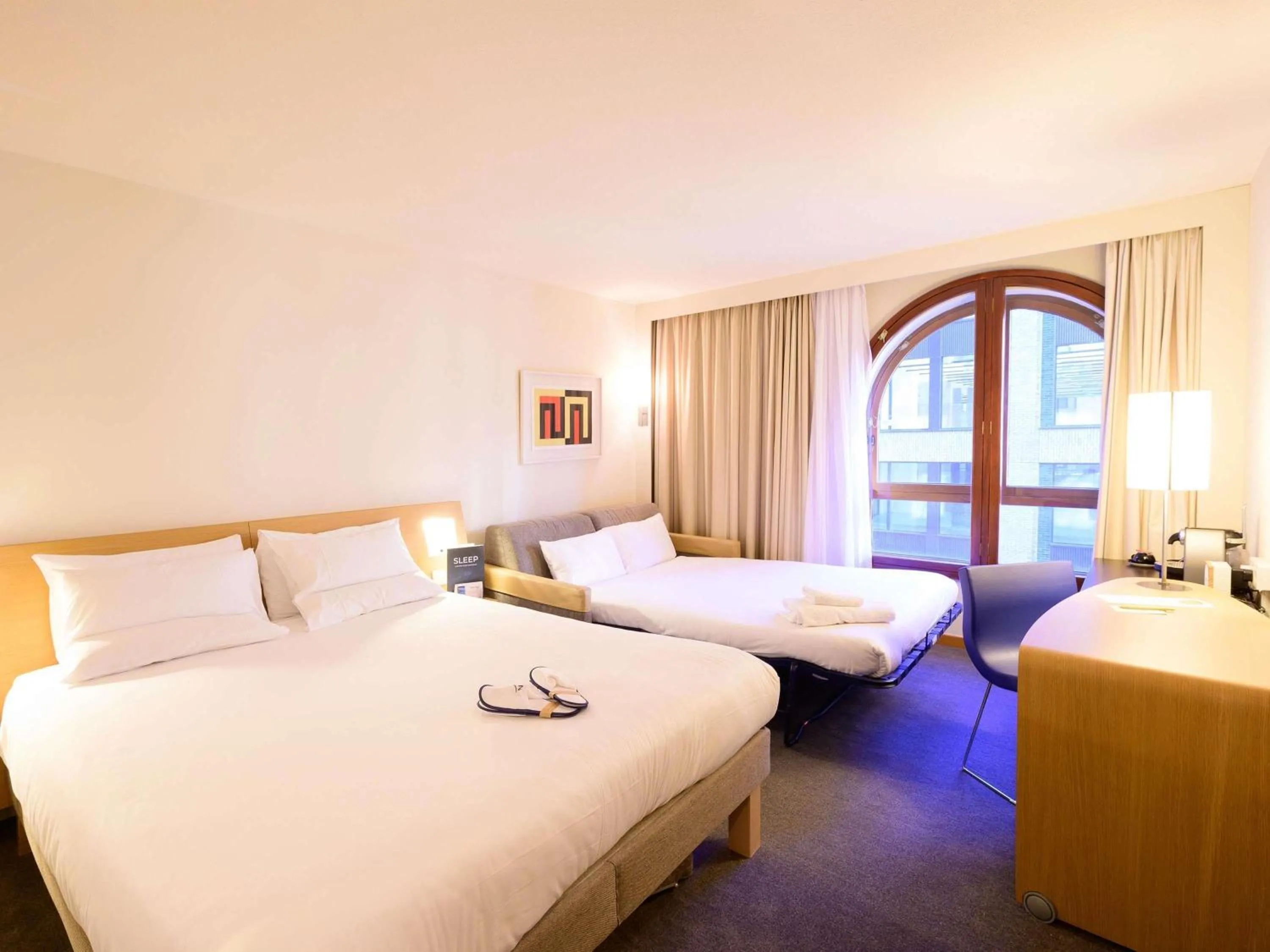 Bedroom, Bed in Novotel Birmingham Centre