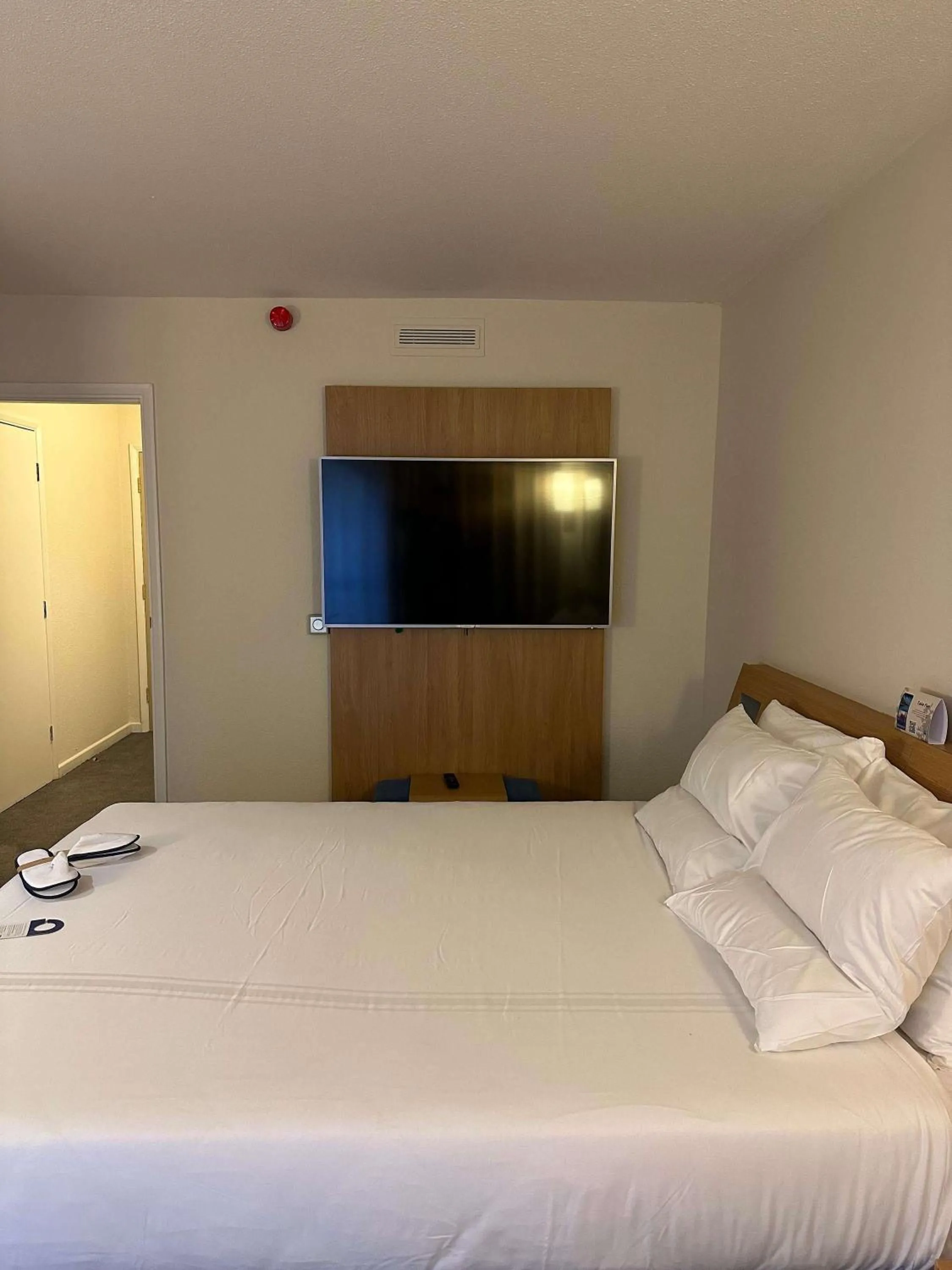 Bedroom, Bed in Novotel Birmingham Centre