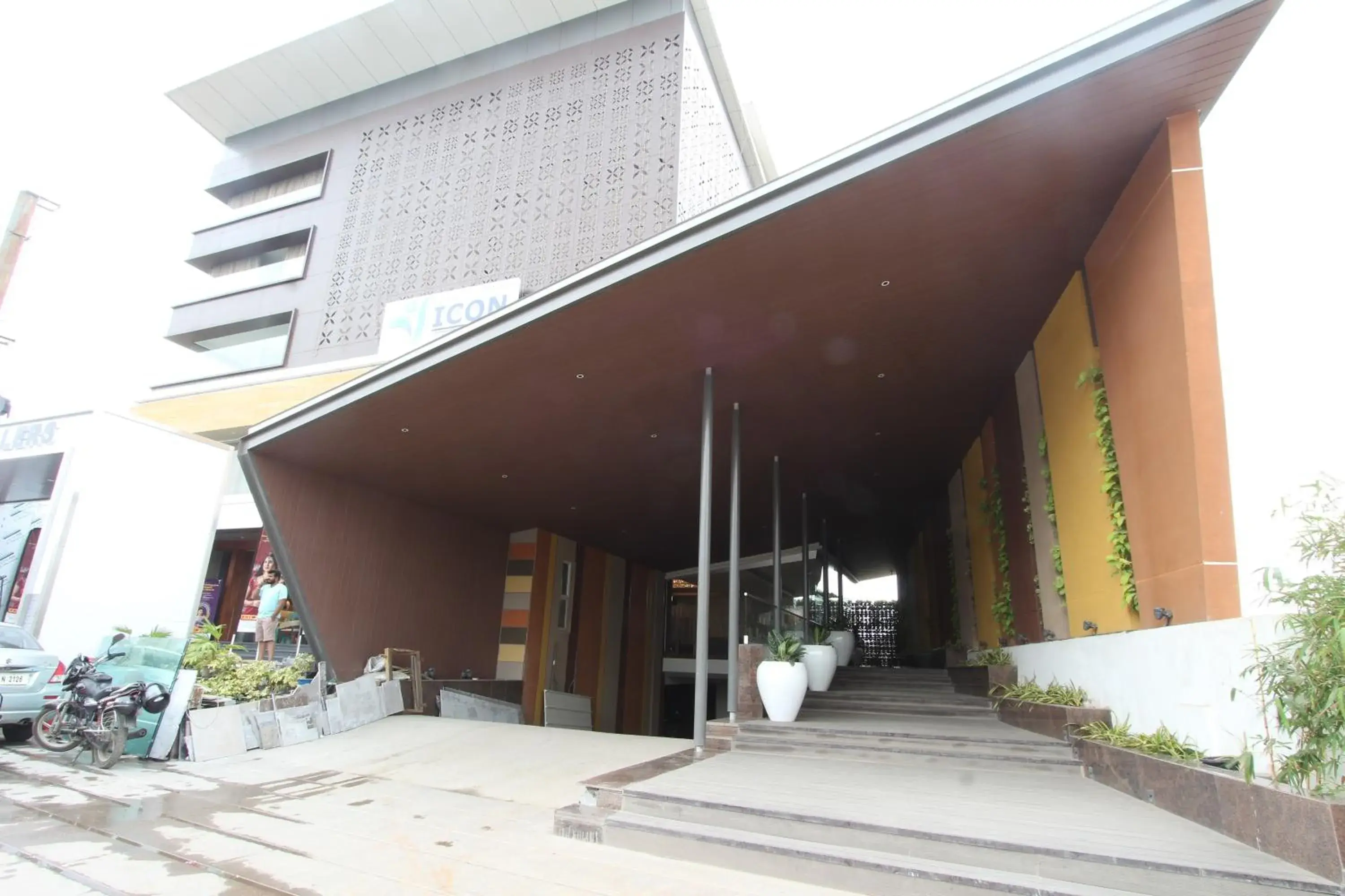 Property building in Icon Business Hotel by Bhagini Property building in Icon Business Hotel by Bhagini