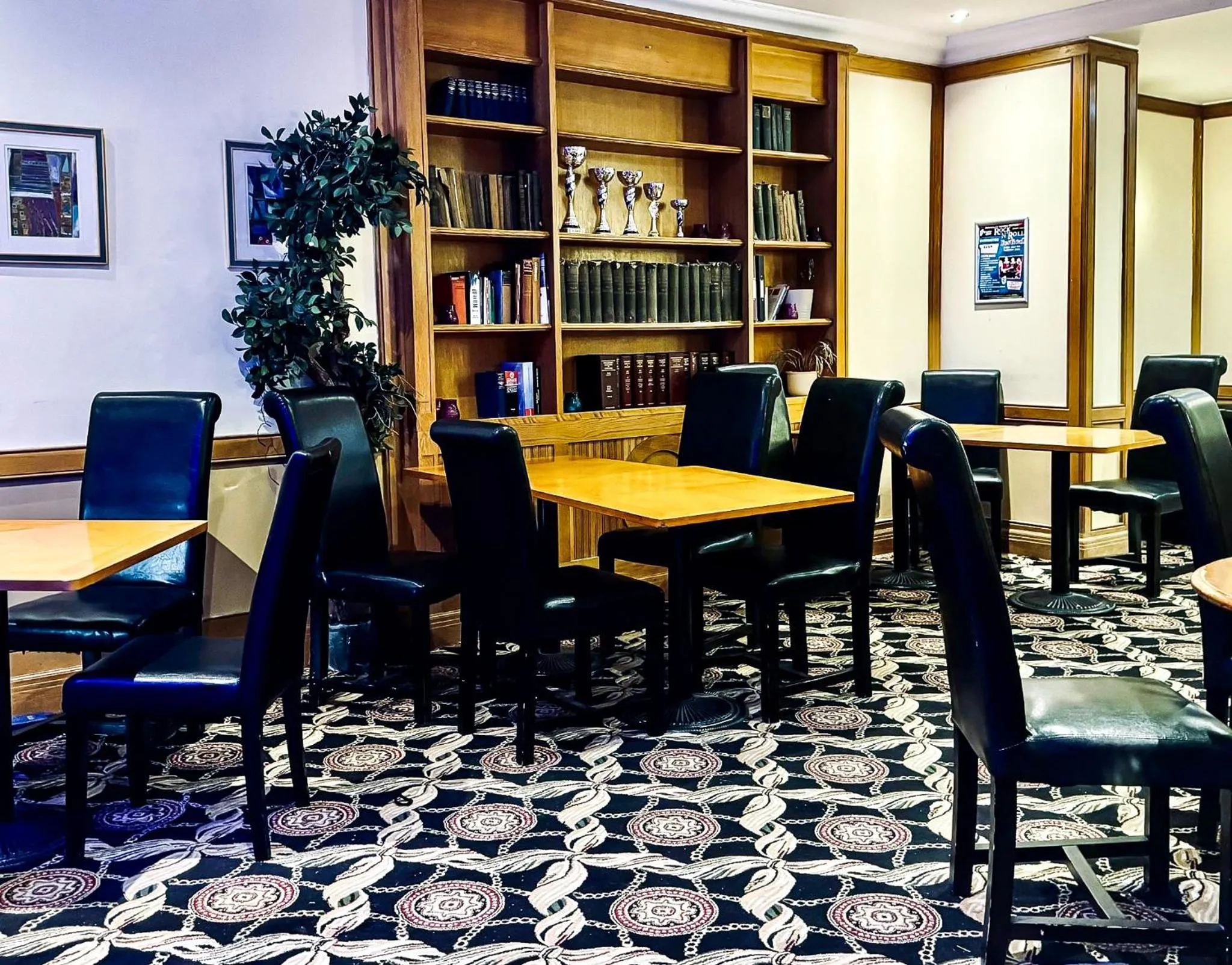 Restaurant/places to eat in Carrington House Hotel