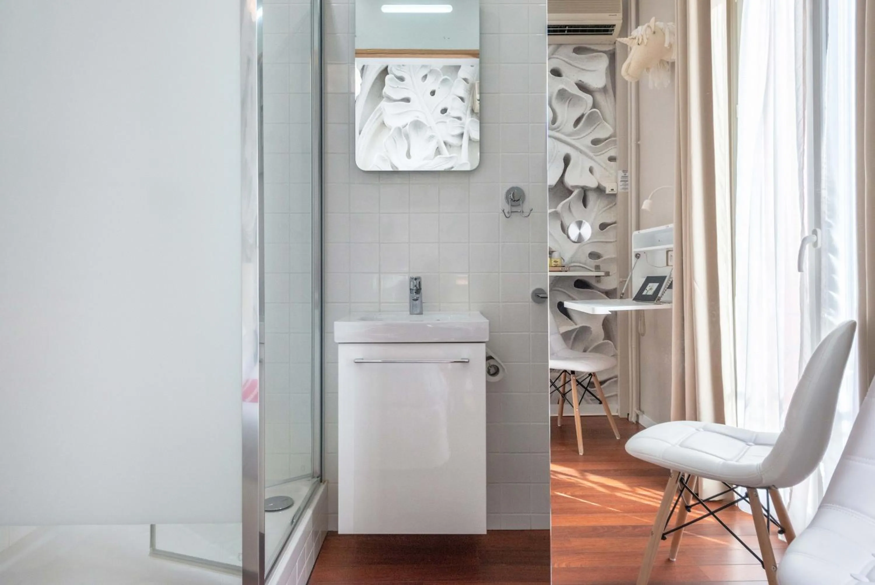 Shower in Hôtel Cecil Adults only