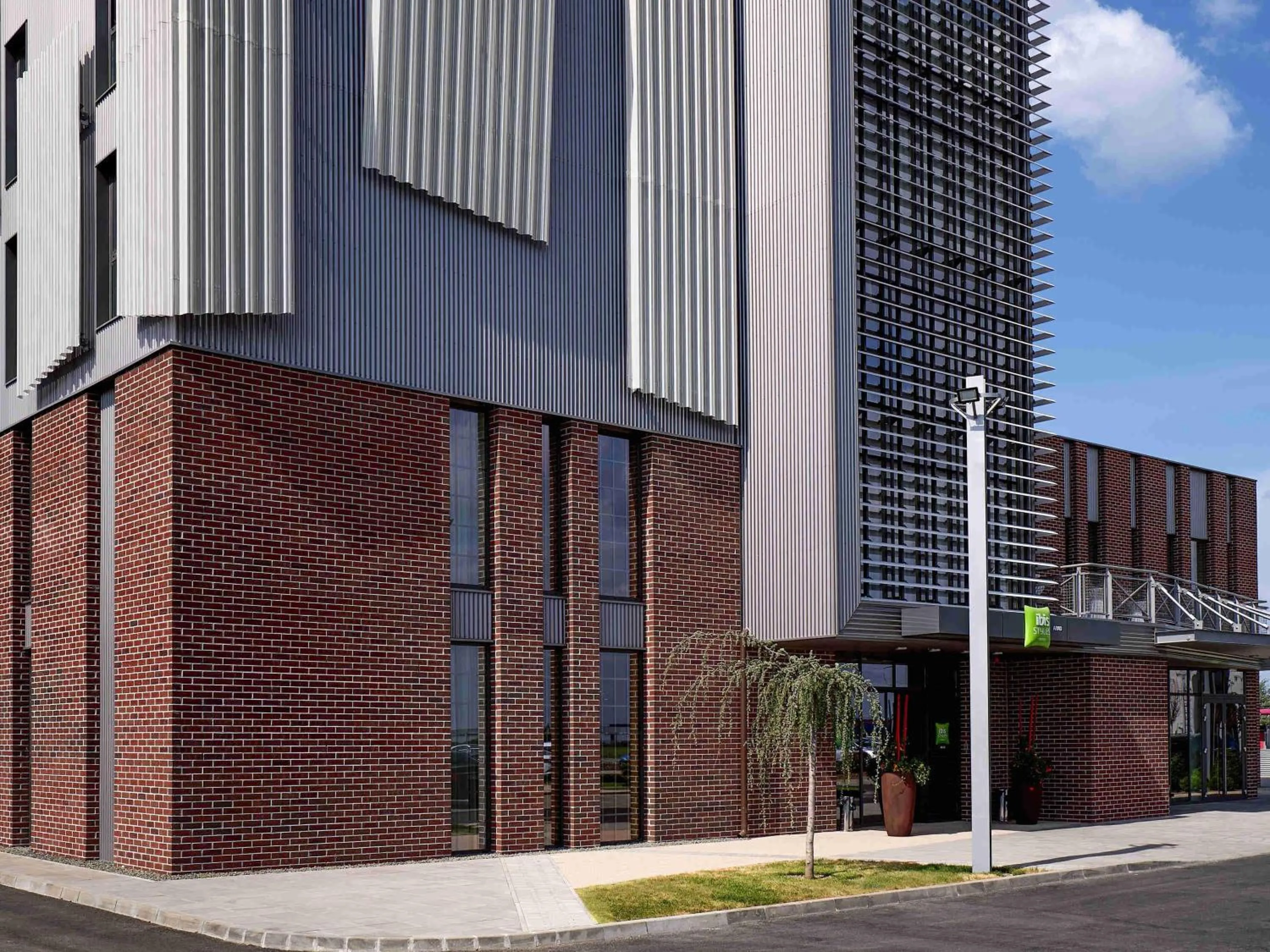 Bedroom in ibis Styles Arad