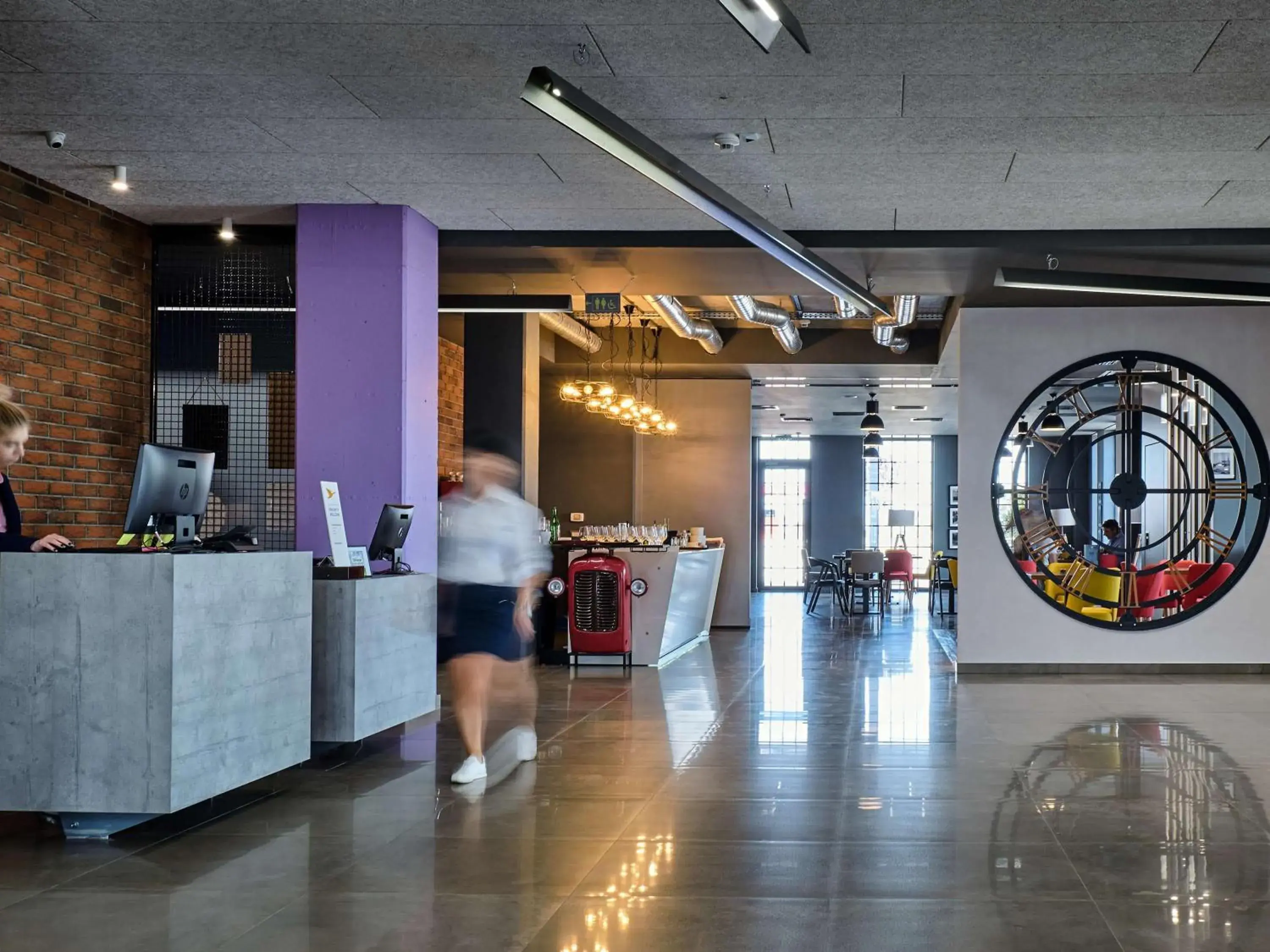 Lounge or bar in ibis Styles Arad Lounge or bar in ibis Styles Arad