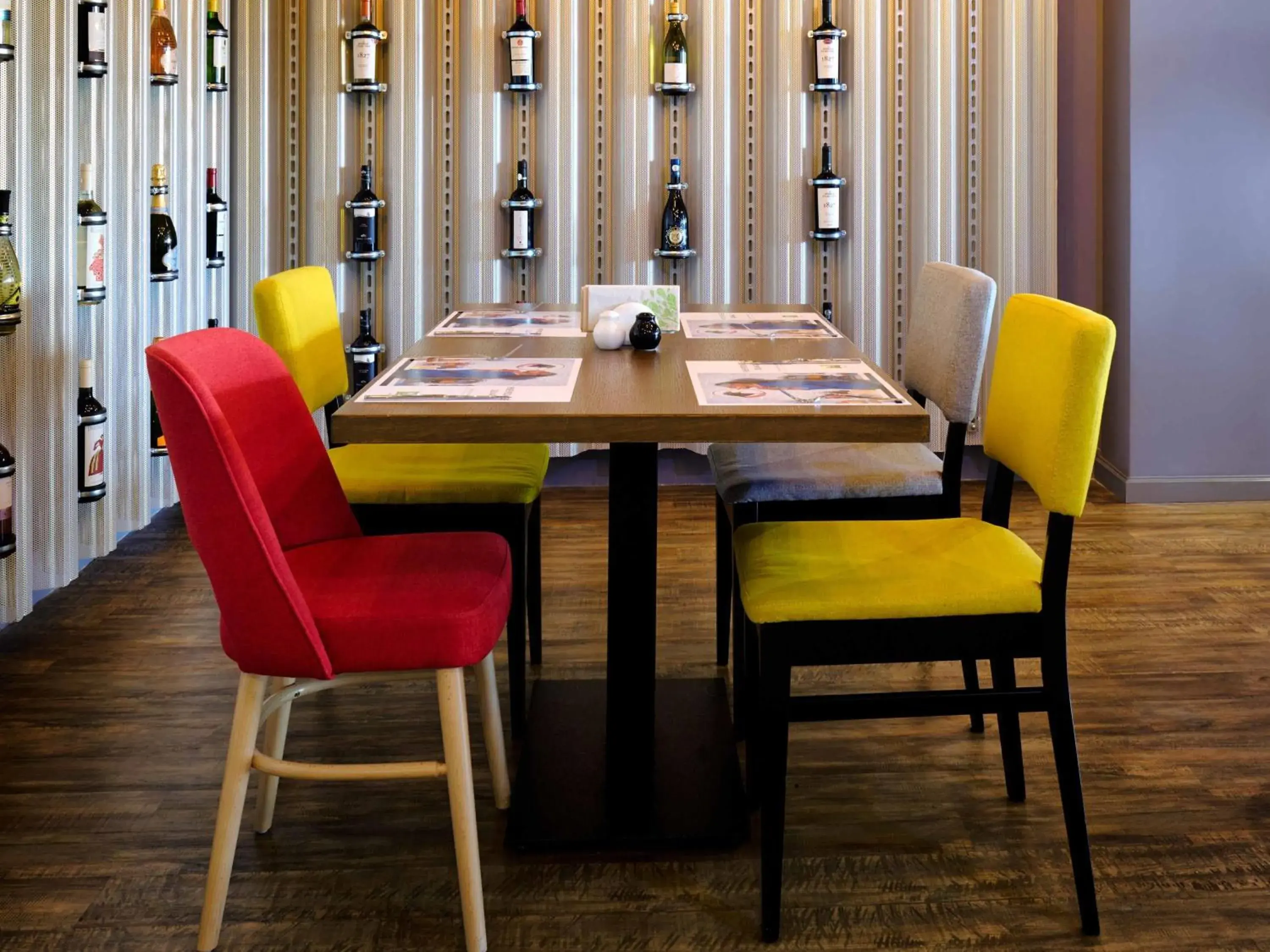 Restaurant/places to eat in ibis Styles Arad Restaurant/places to eat in ibis Styles Arad