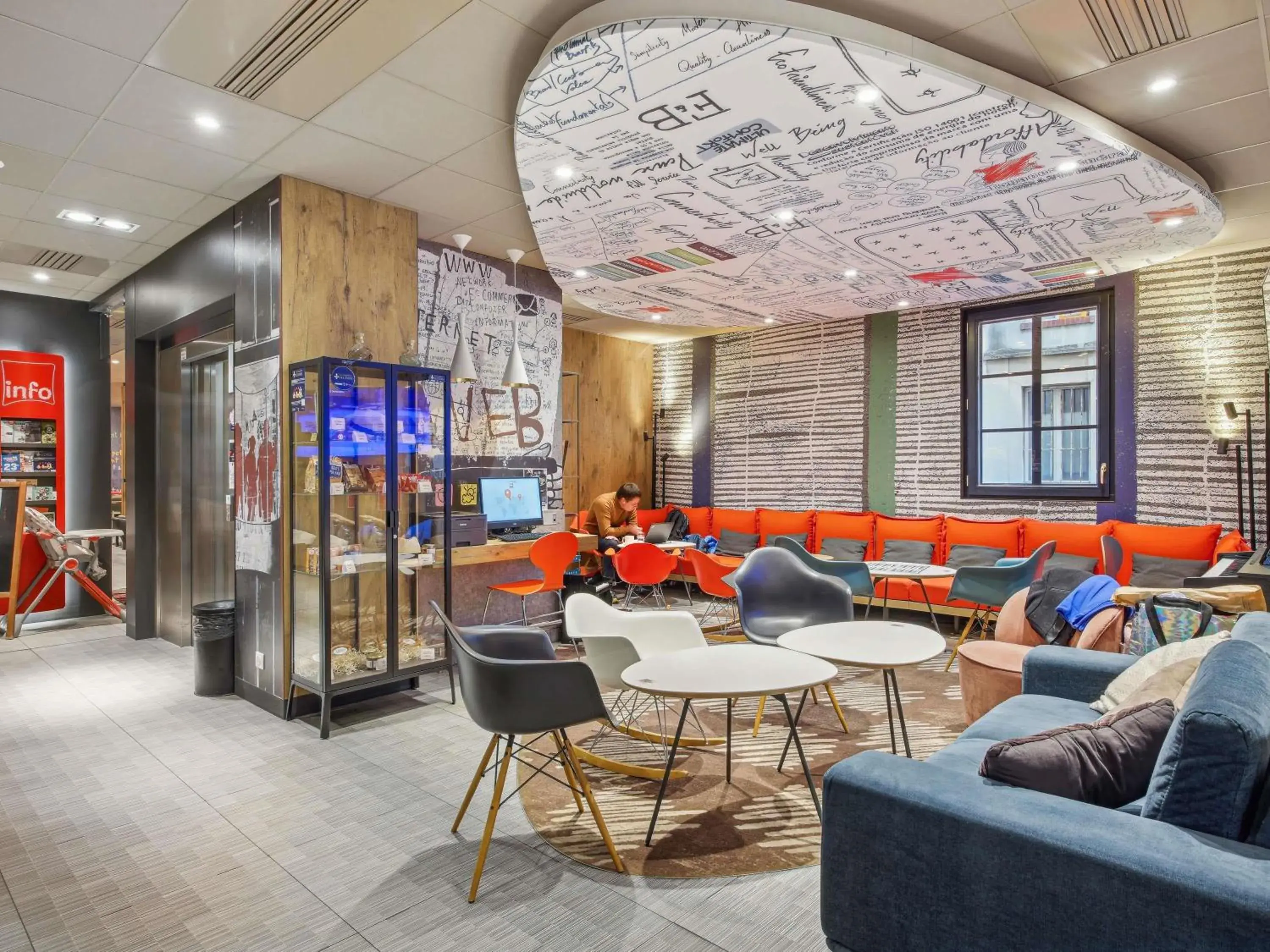 Property building in ibis Saint Germain en Laye Centre Property building in ibis Saint Germain en Laye Centre