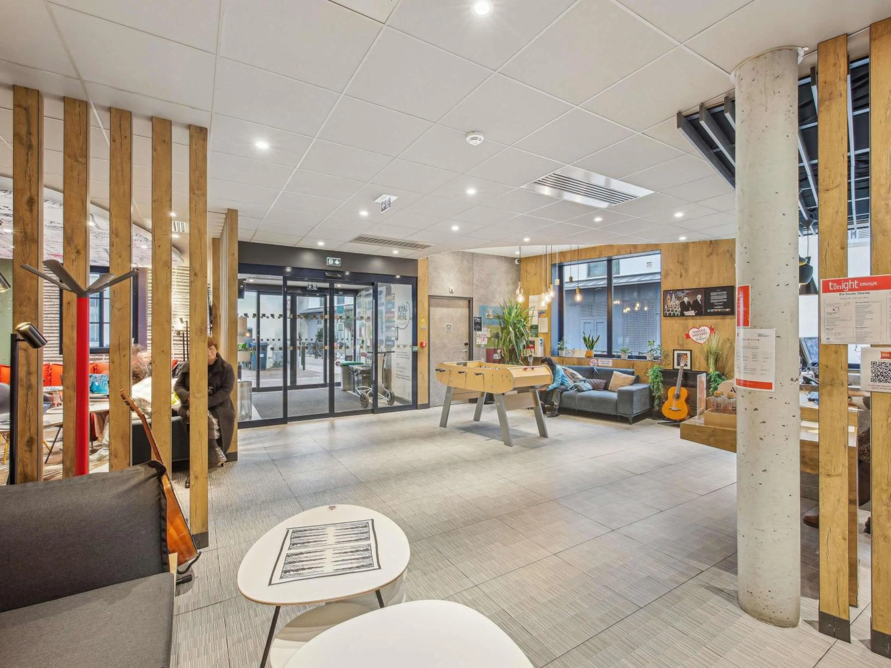 Lounge or bar in ibis Saint Germain en Laye Centre