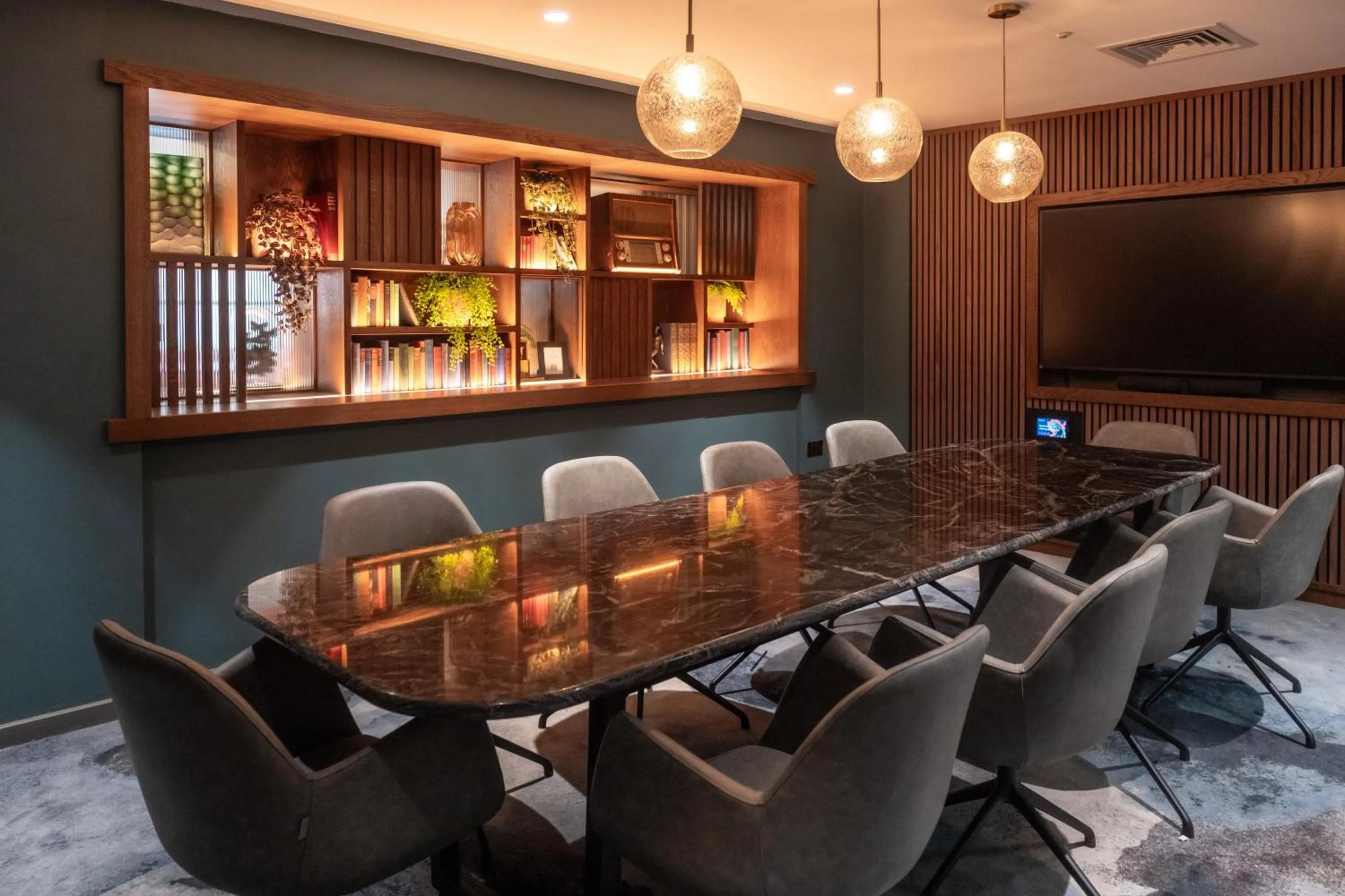 Burleigh Court Hotel and Leisure