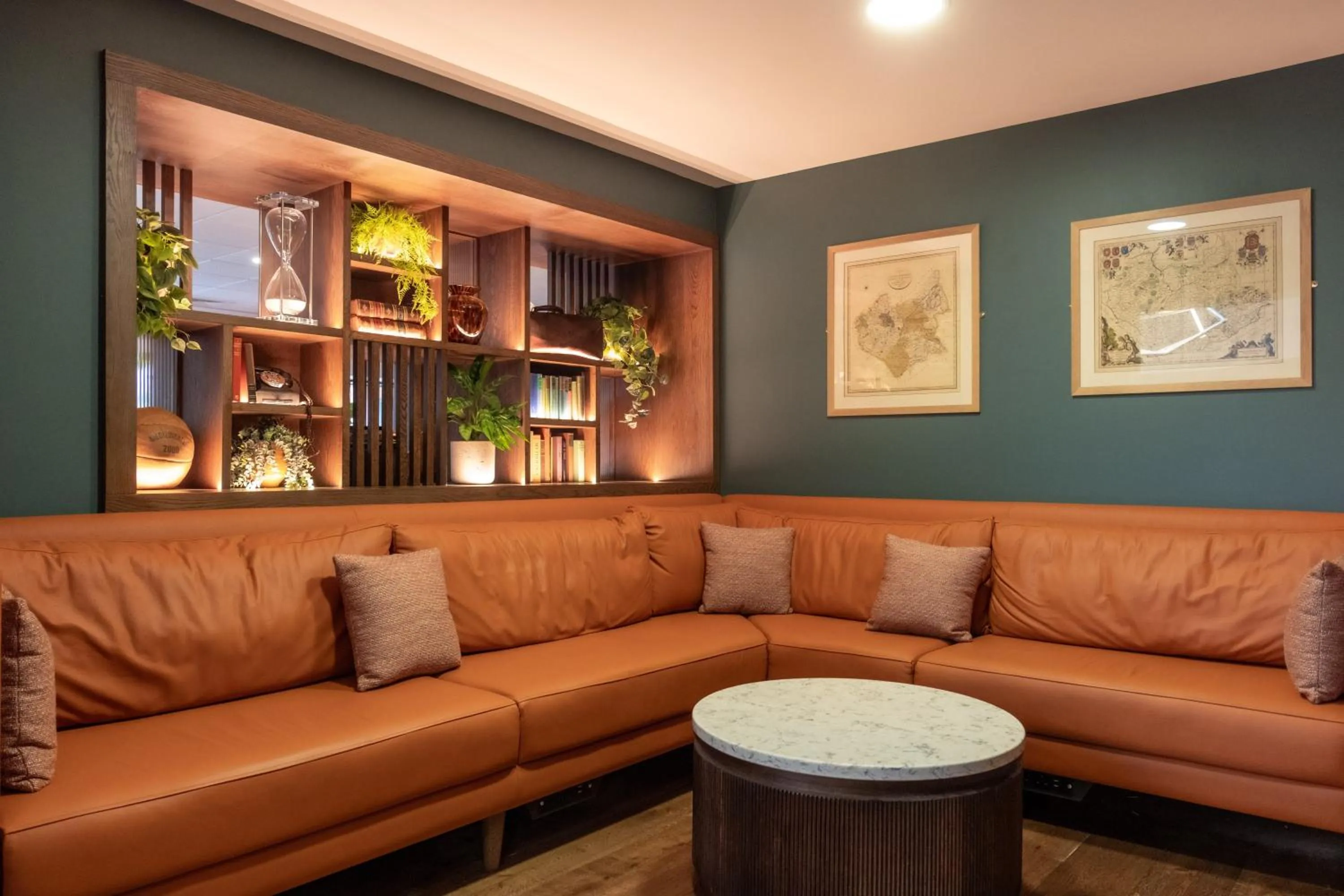 Burleigh Court Hotel and Leisure