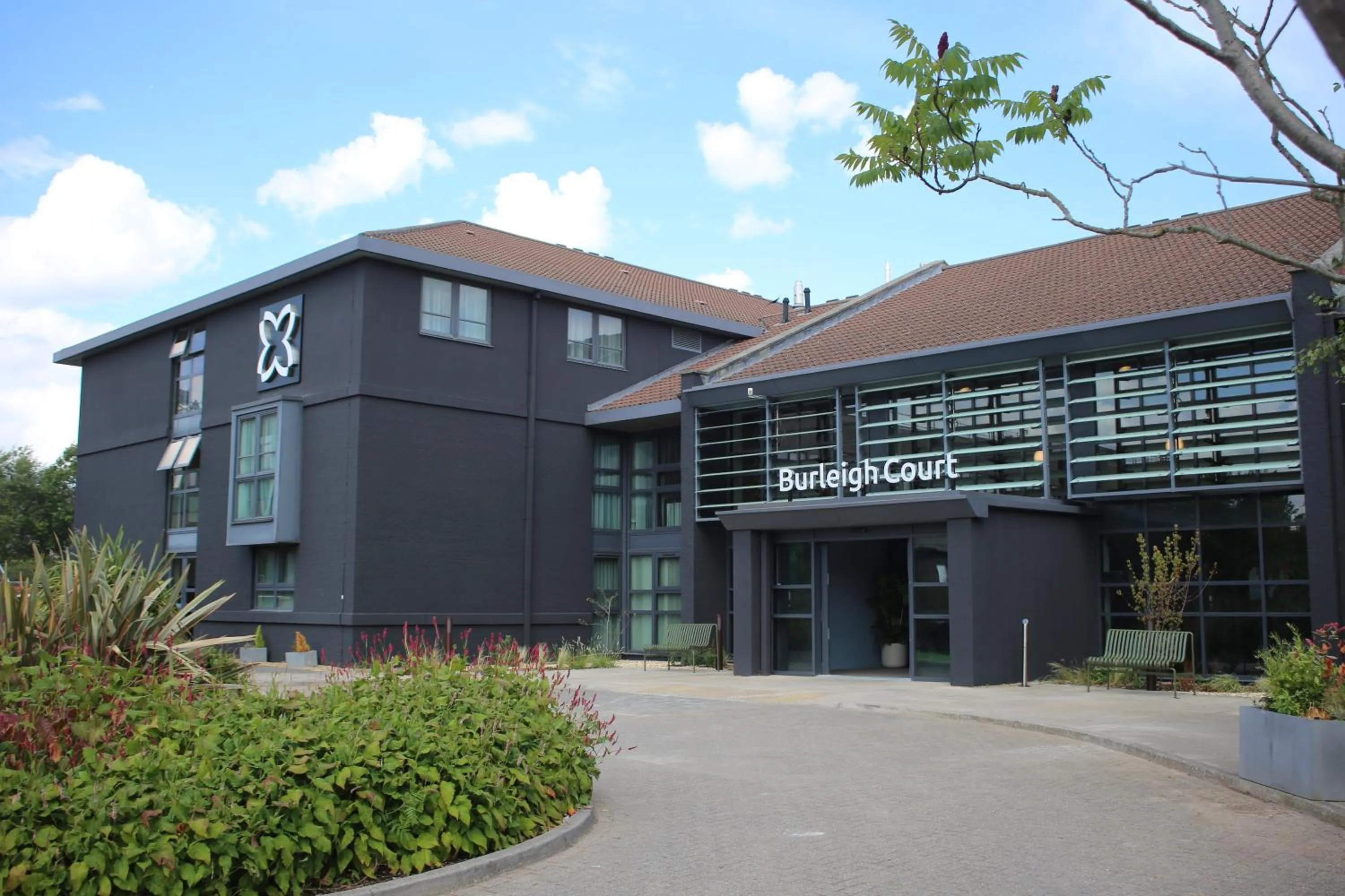 Burleigh Court Hotel and Leisure