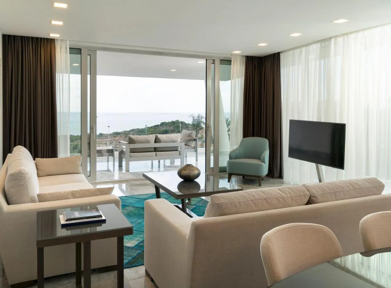 TV and multimedia in Le Meridien Bodrum Beach Resort