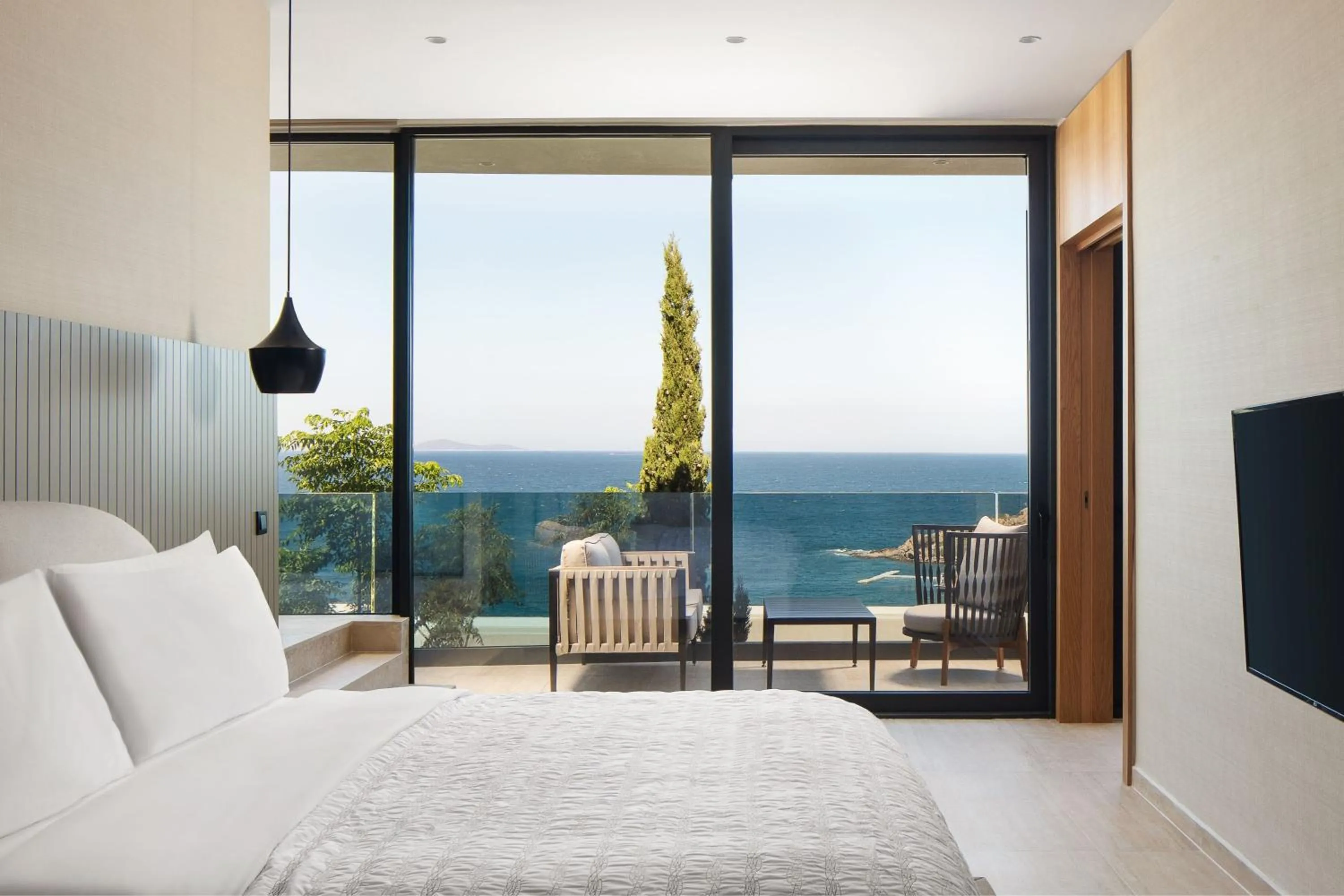 Bedroom, Bed in Le Meridien Bodrum Beach Resort