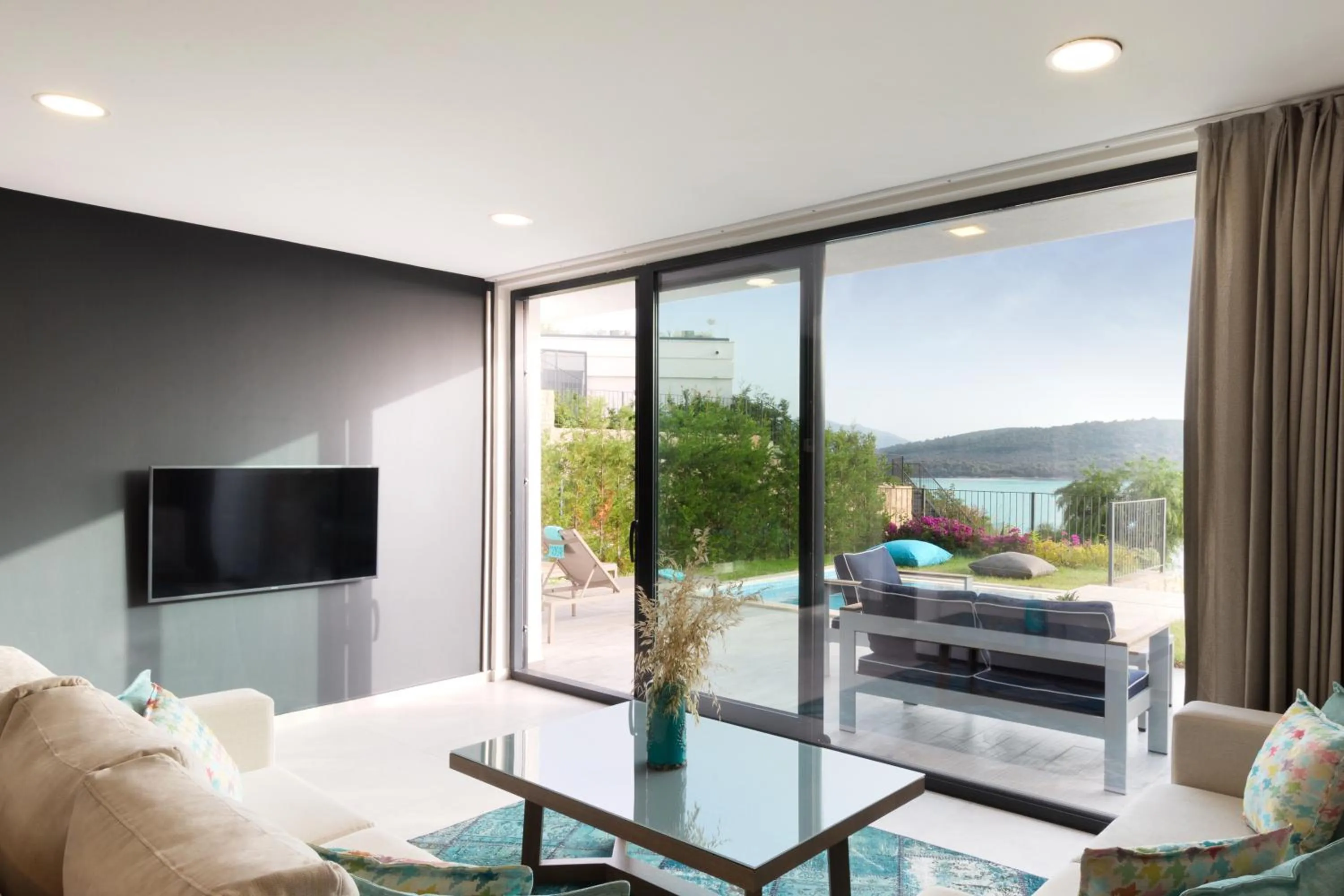 Communal lounge/ TV room in Le Meridien Bodrum Beach Resort