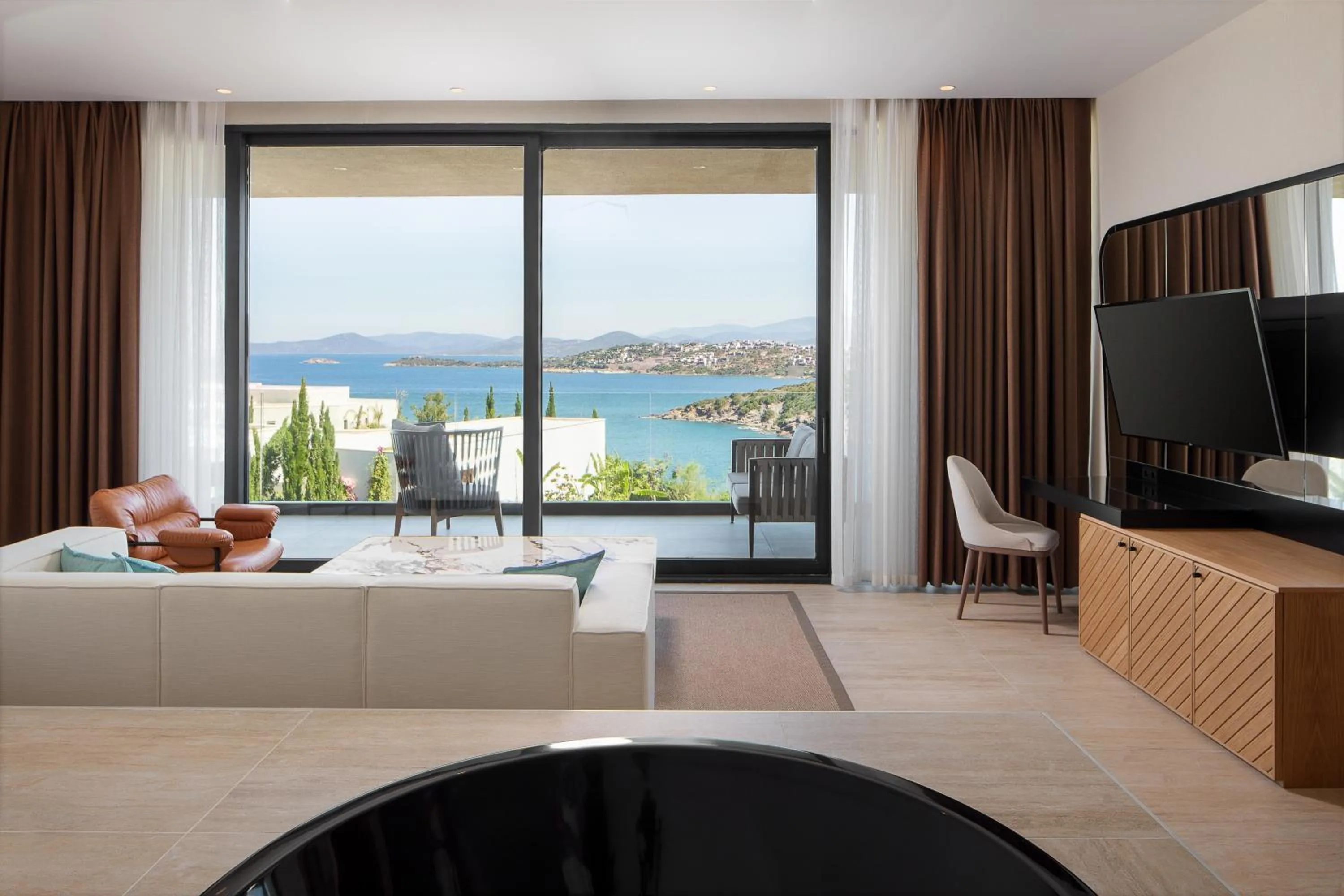 TV and multimedia, Bed in Le Meridien Bodrum Beach Resort