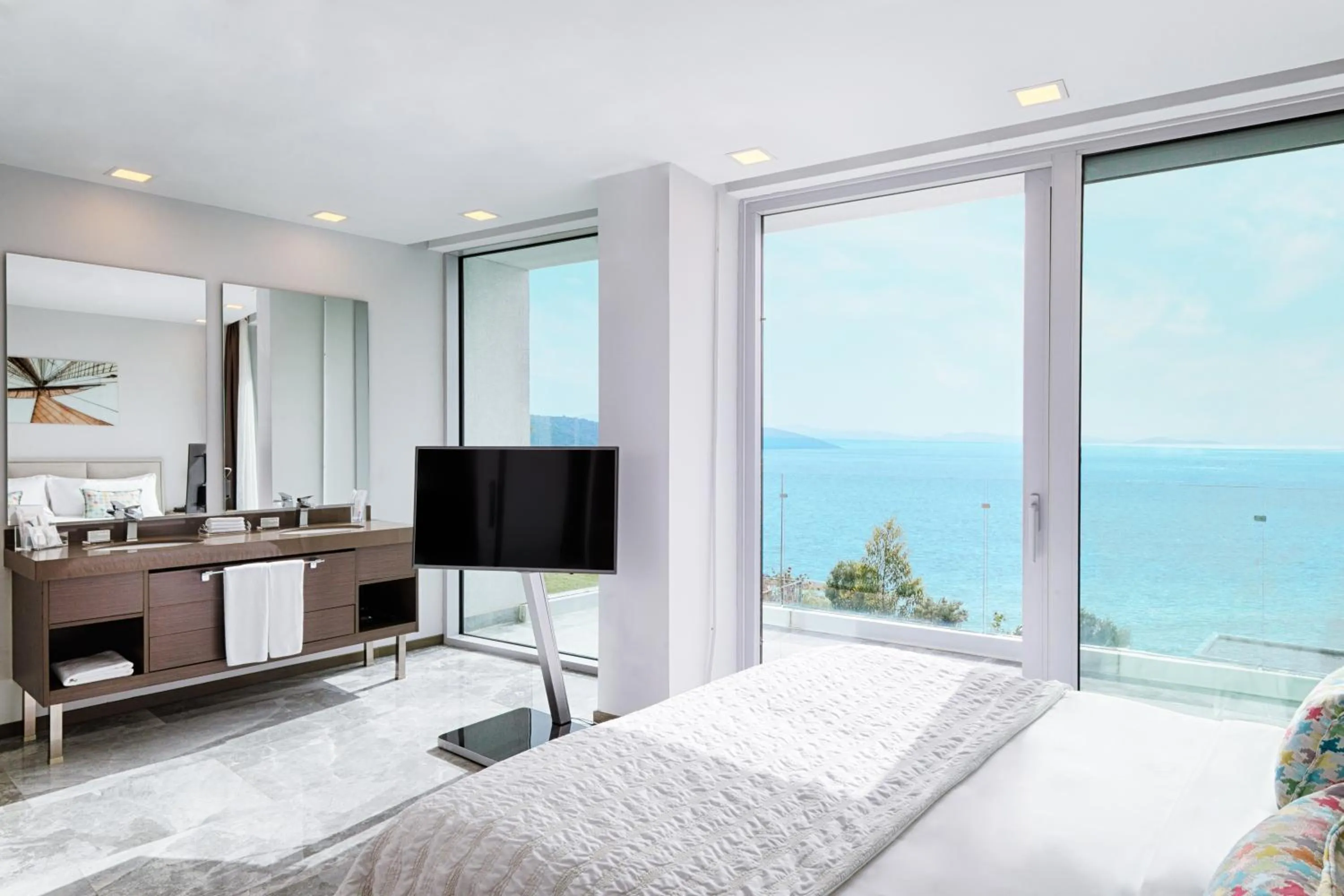 Toilet, Bed in Le Meridien Bodrum Beach Resort