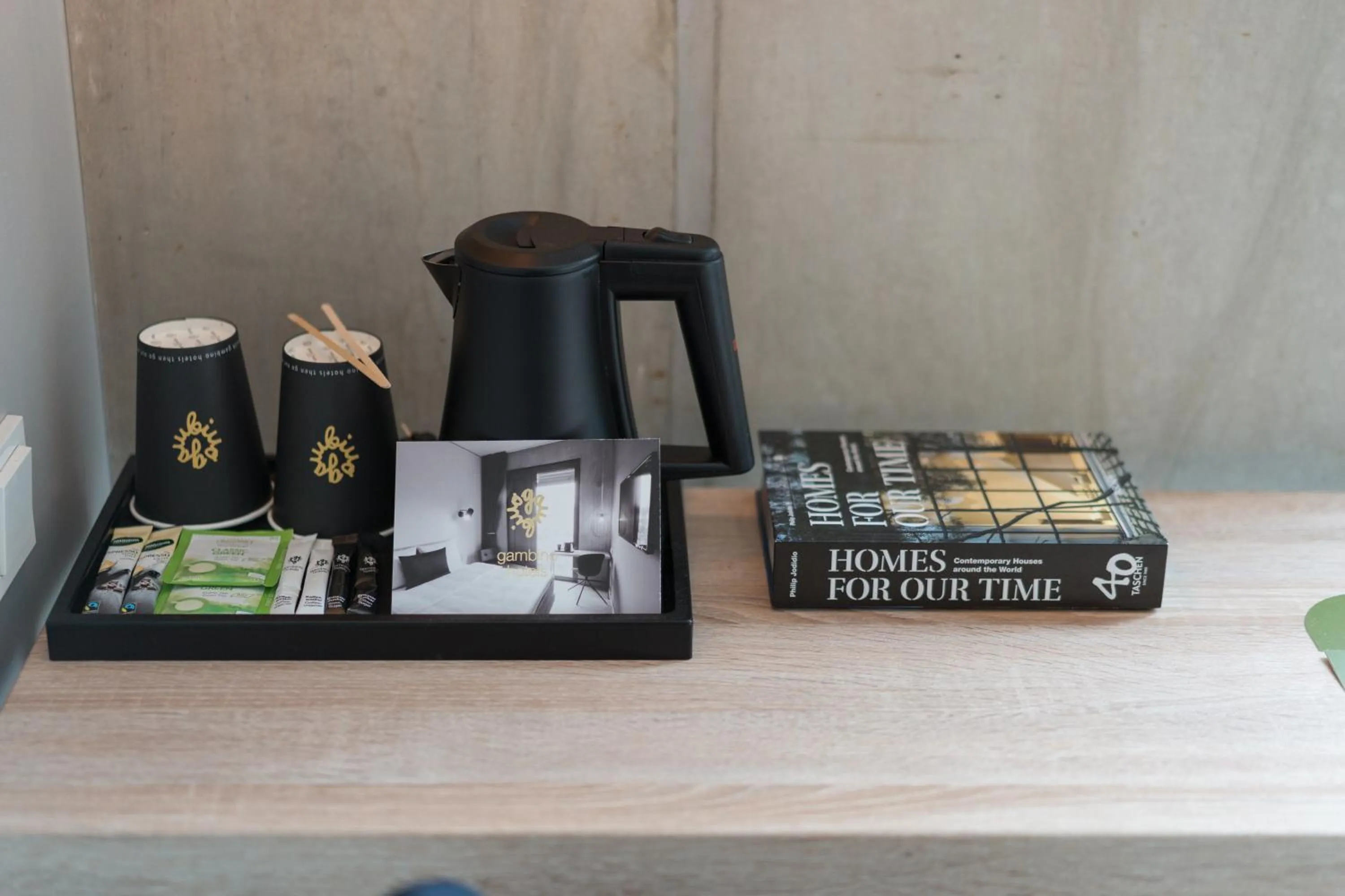 Coffee/tea facilities in gambino hotel CINCINNATI