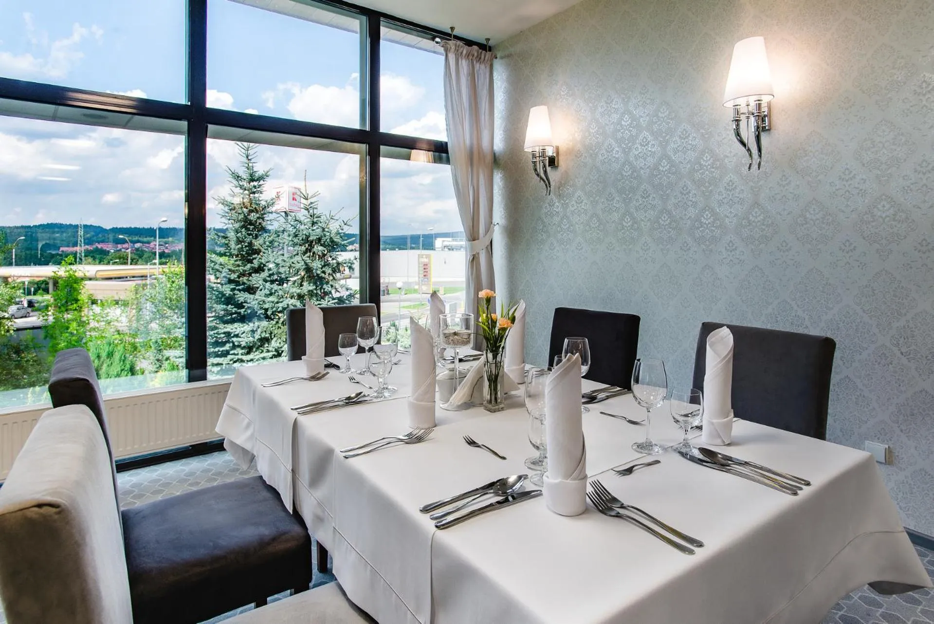 Restaurant/places to eat in Hotel La Mar