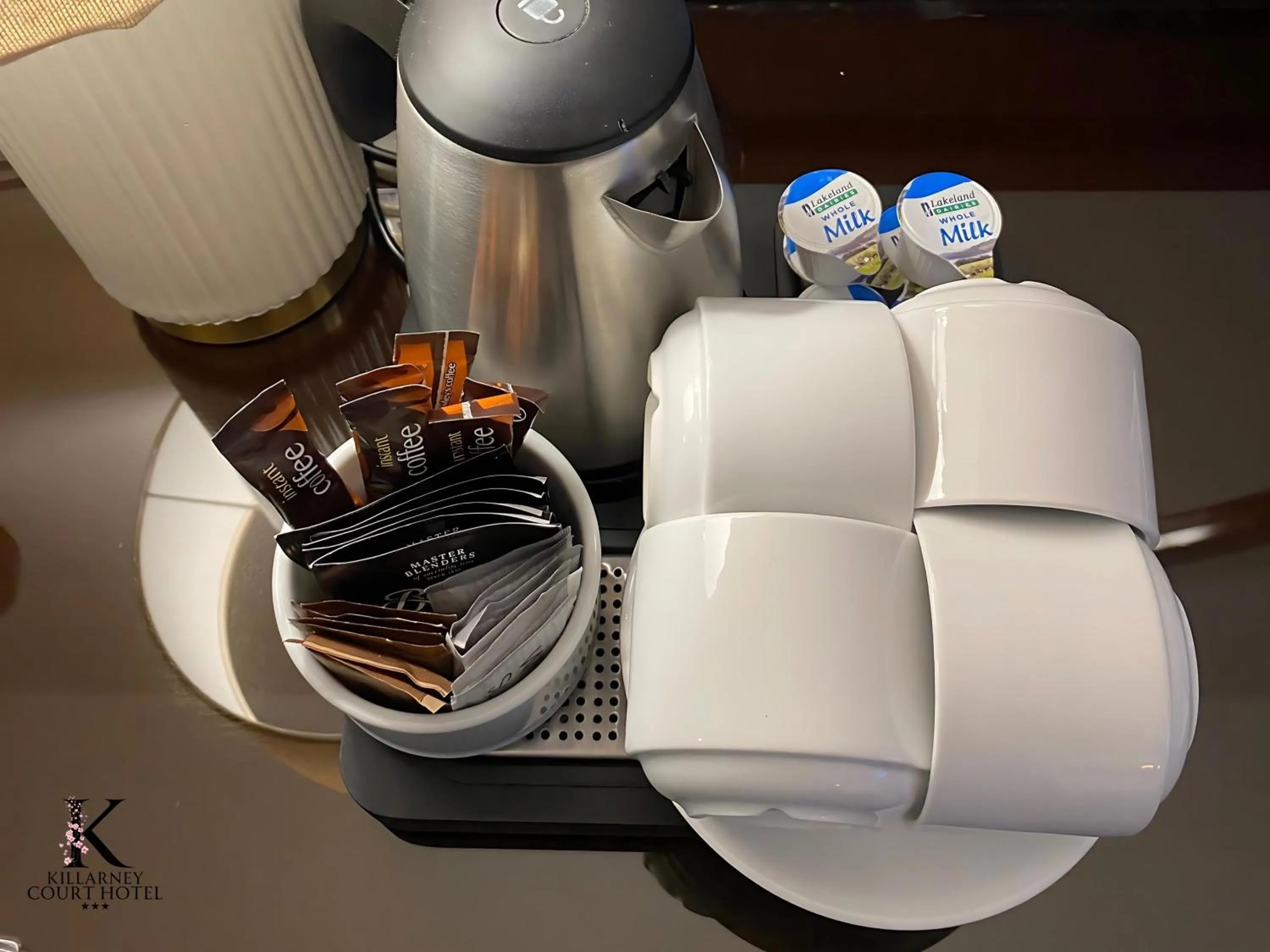 Coffee/tea facilities in Killarney Court Hotel