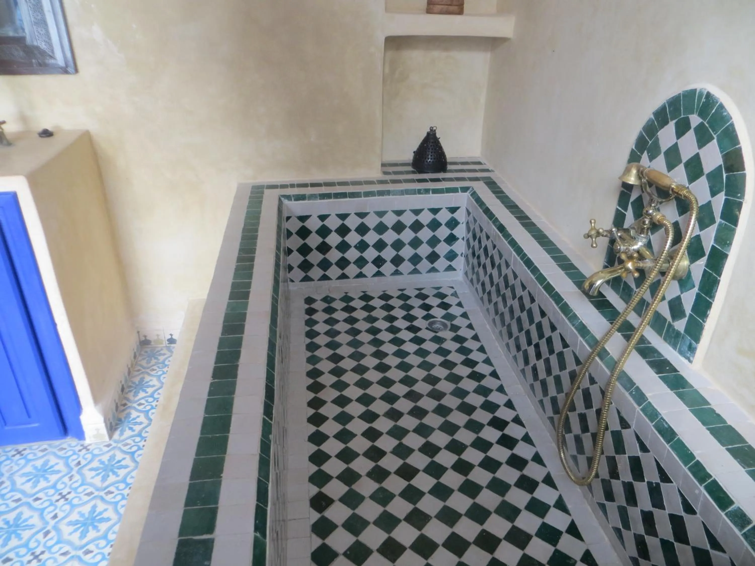 Bathroom, Bed in Riad Gloria
