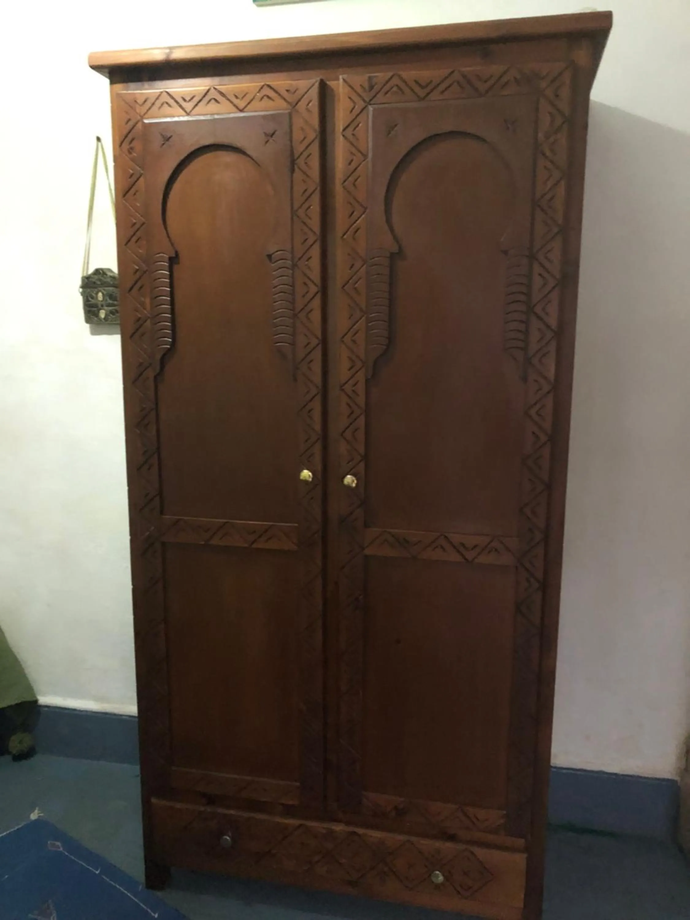 wardrobe in Riad Gloria