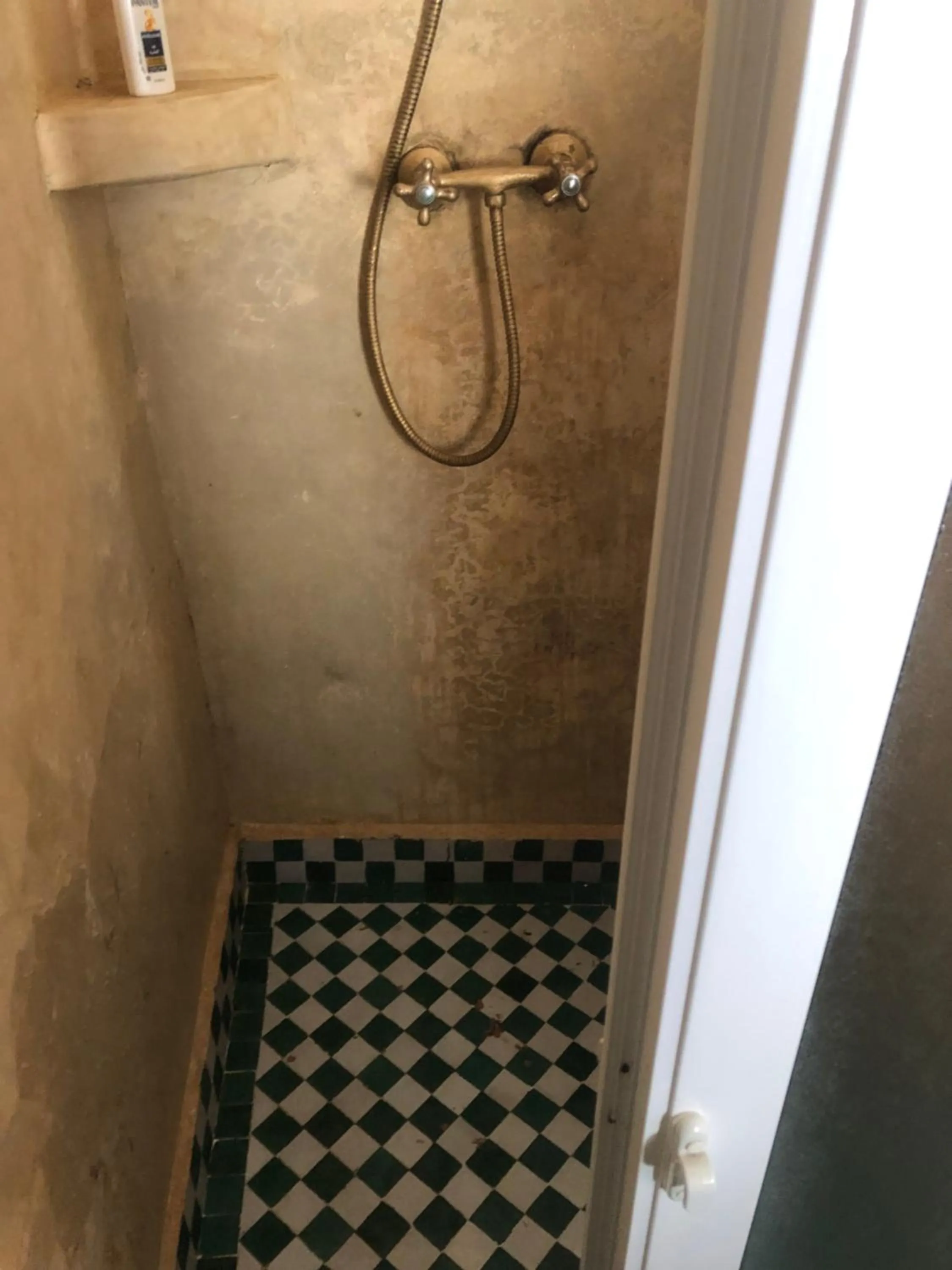 Shower in Riad Gloria
