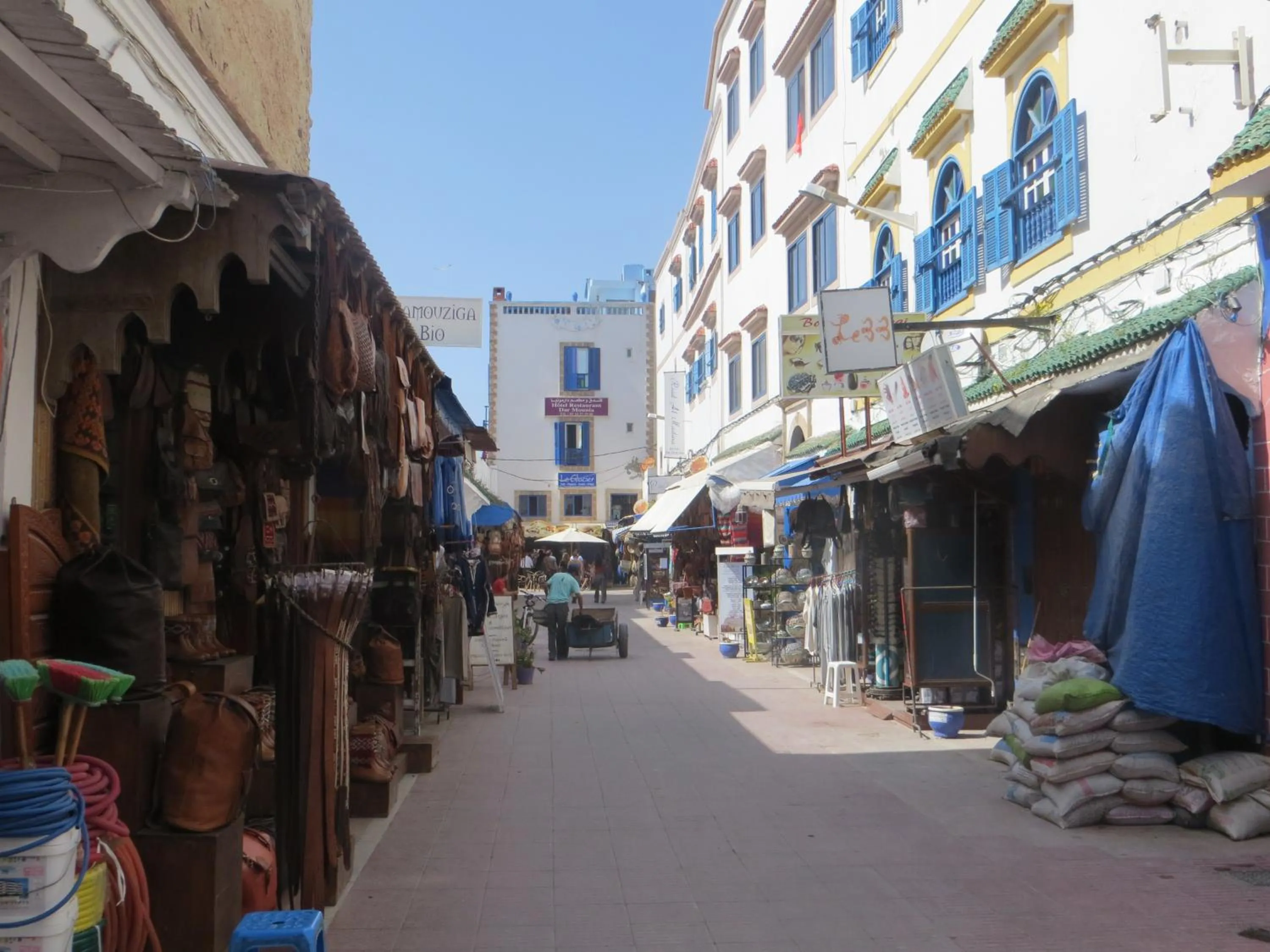 Restaurant/places to eat in Riad Gloria