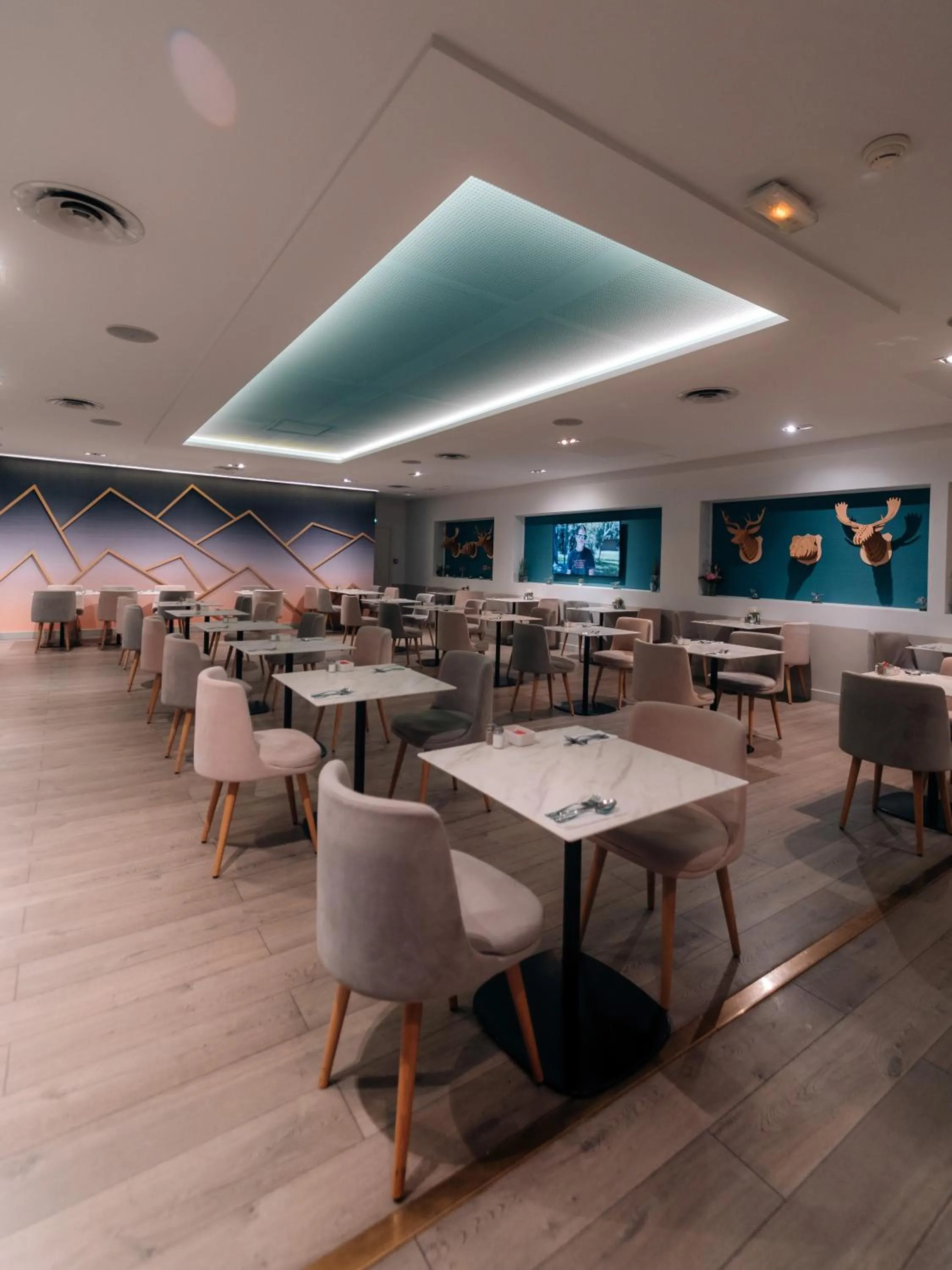 Breakfast in Golden Tulip Aix les Bains - Hotel & Spa