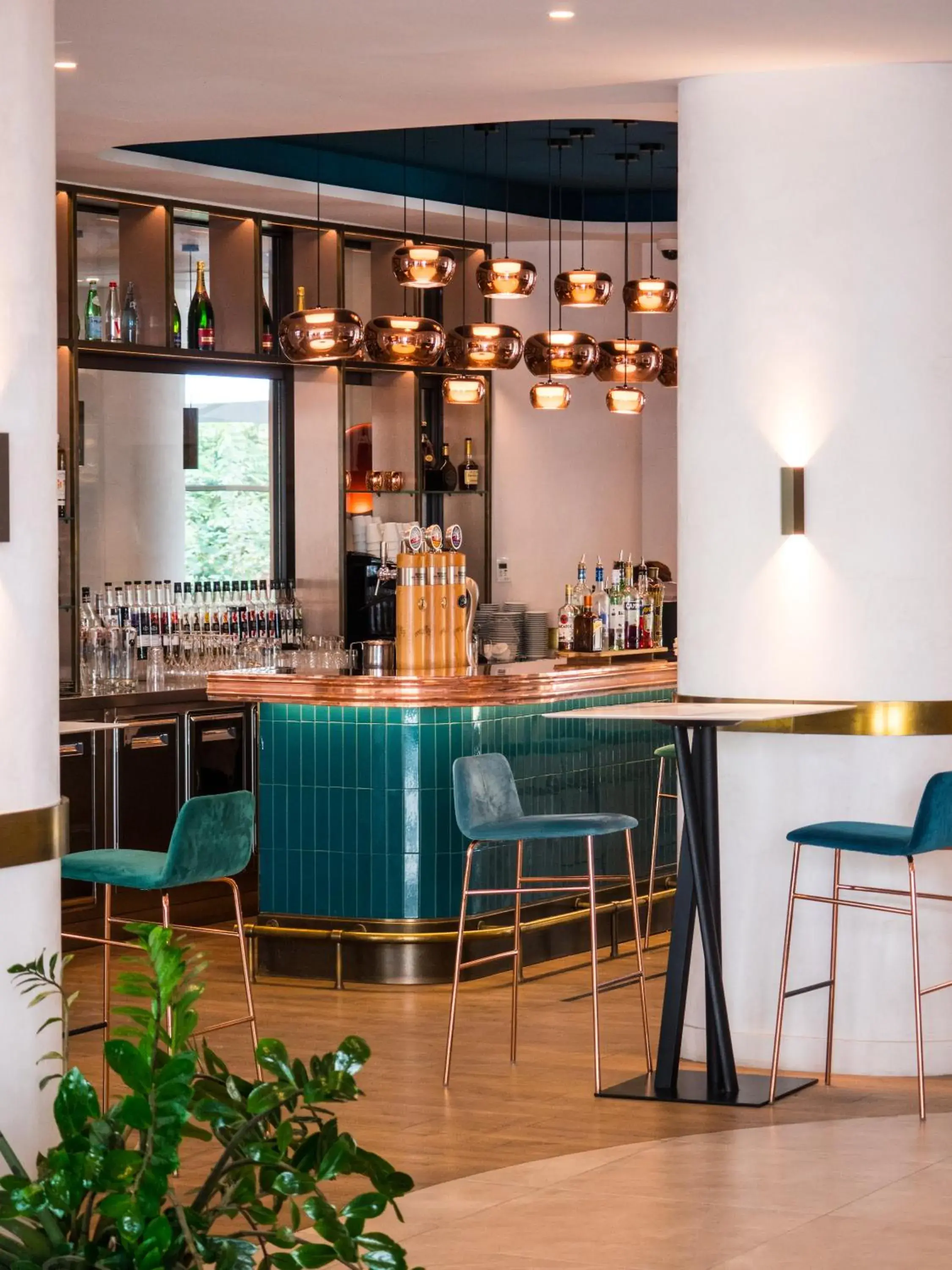 Lounge or bar in Golden Tulip Aix les Bains - Hotel & Spa Lounge or bar in Golden Tulip Aix les Bains - Hotel & Spa